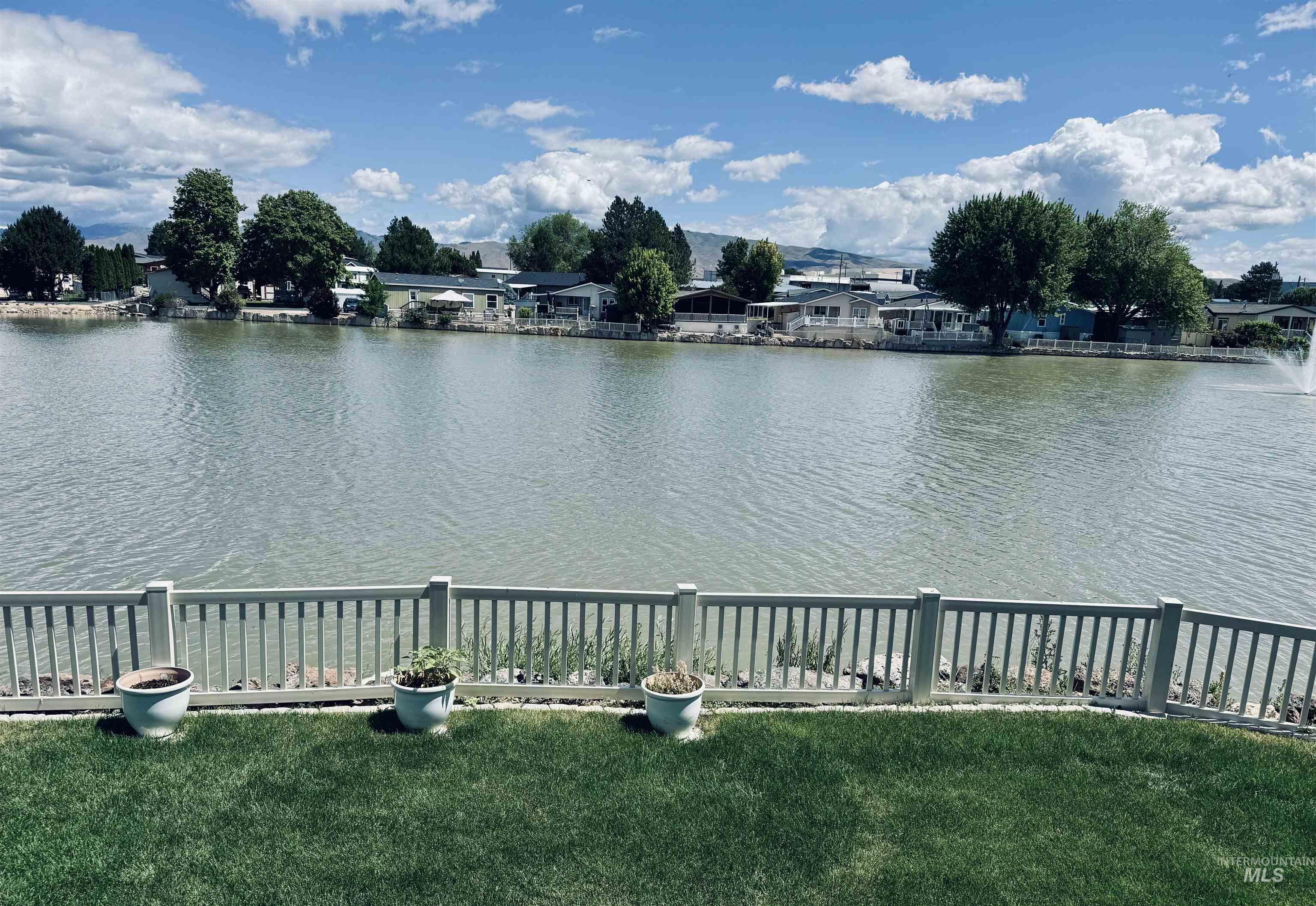2108 E Blue Spruce Ln, Boise, Idaho 83716, 3 Bedrooms, 2 Bathrooms, Residential For Sale, Price $265,000,MLS 98989621