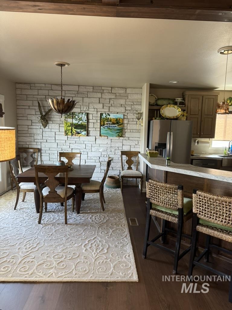 2108 E Blue Spruce Ln, Boise, Idaho 83716, 3 Bedrooms, 2 Bathrooms, Residential For Sale, Price $265,000,MLS 98989621