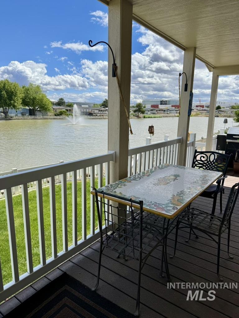 2108 E Blue Spruce Ln, Boise, Idaho 83716, 3 Bedrooms, 2 Bathrooms, Residential For Sale, Price $265,000,MLS 98989621