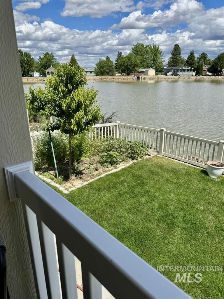 2108 E Blue Spruce Ln, Boise, Idaho 83716, 3 Bedrooms, 2 Bathrooms, Residential For Sale, Price $265,000,MLS 98989621