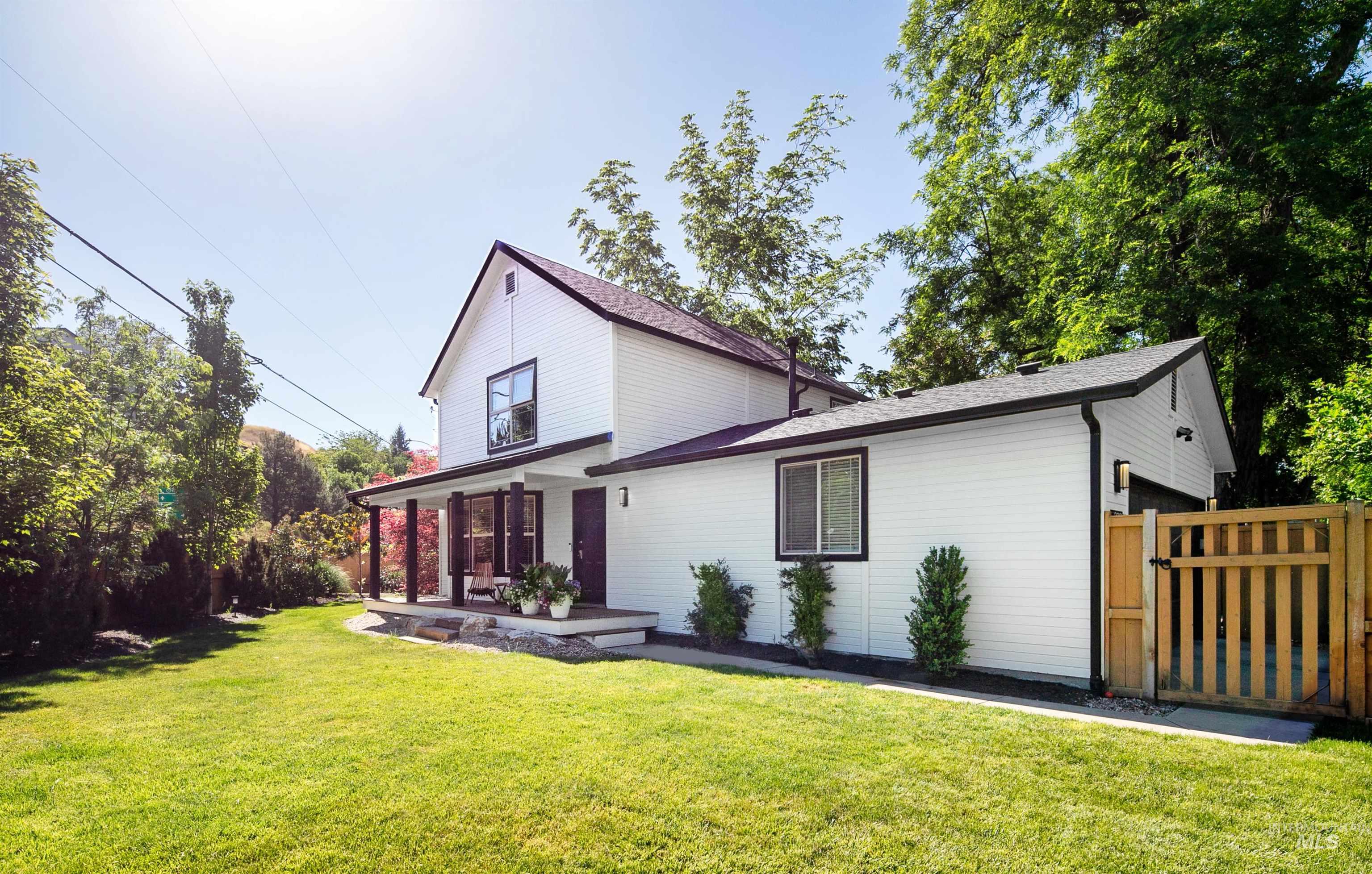 2200 N 16th St, Boise, Idaho 83702, 3 Bedrooms, 2 Bathrooms, Residential For Sale, Price $750,000,MLS 98989622