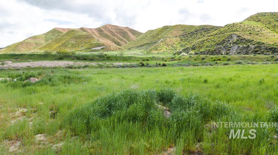 2736 Soulen Dr, Emmett, Idaho 83607, 3 Bedrooms, 2 Bathrooms, Residential For Sale, Price $589,000, 98989626