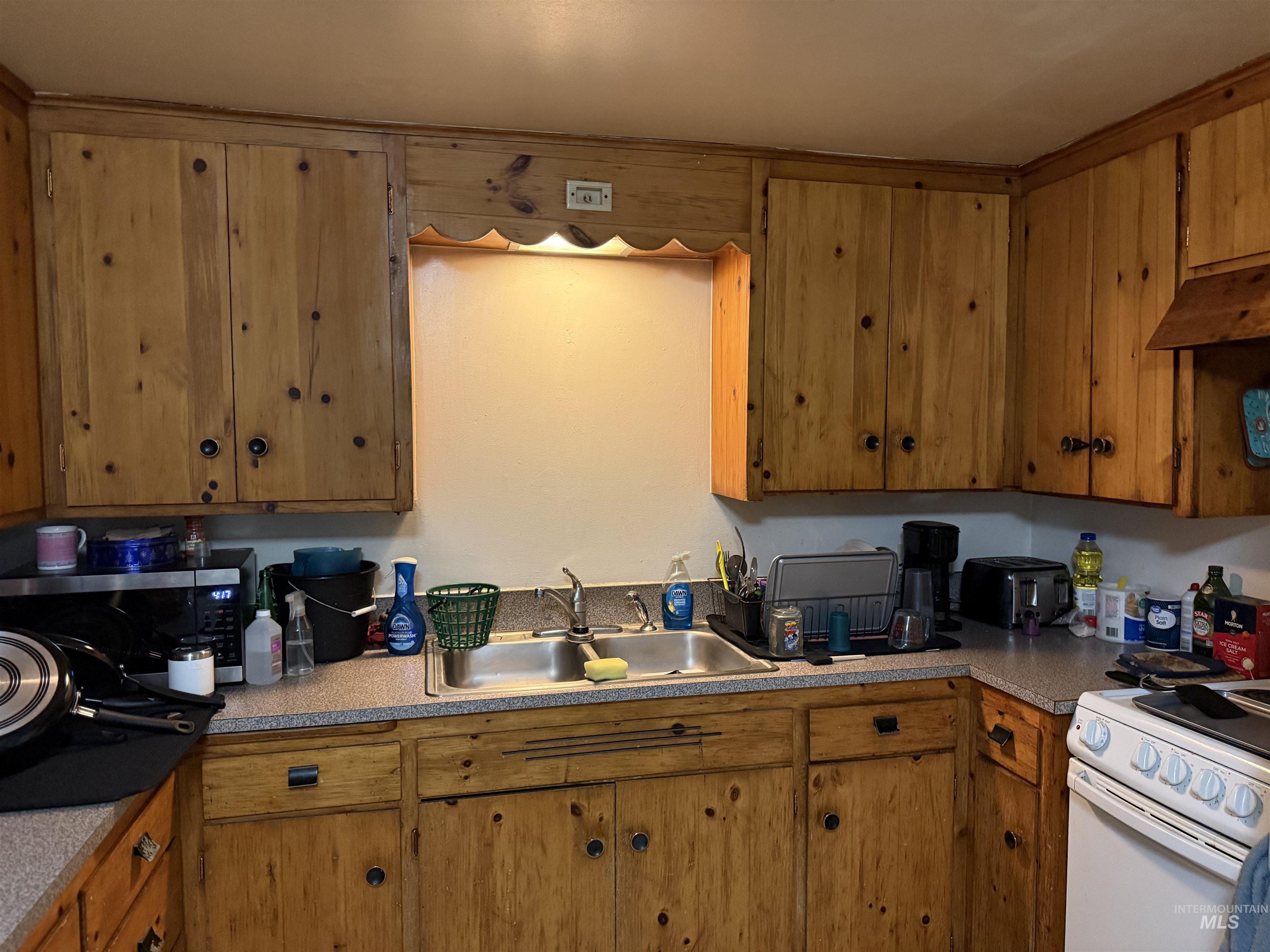 729 Brent Dr., Moscow, Idaho 83843, 2 Bedrooms, 1 Bathroom, Residential Income For Sale, Price $440,000,MLS 98989627