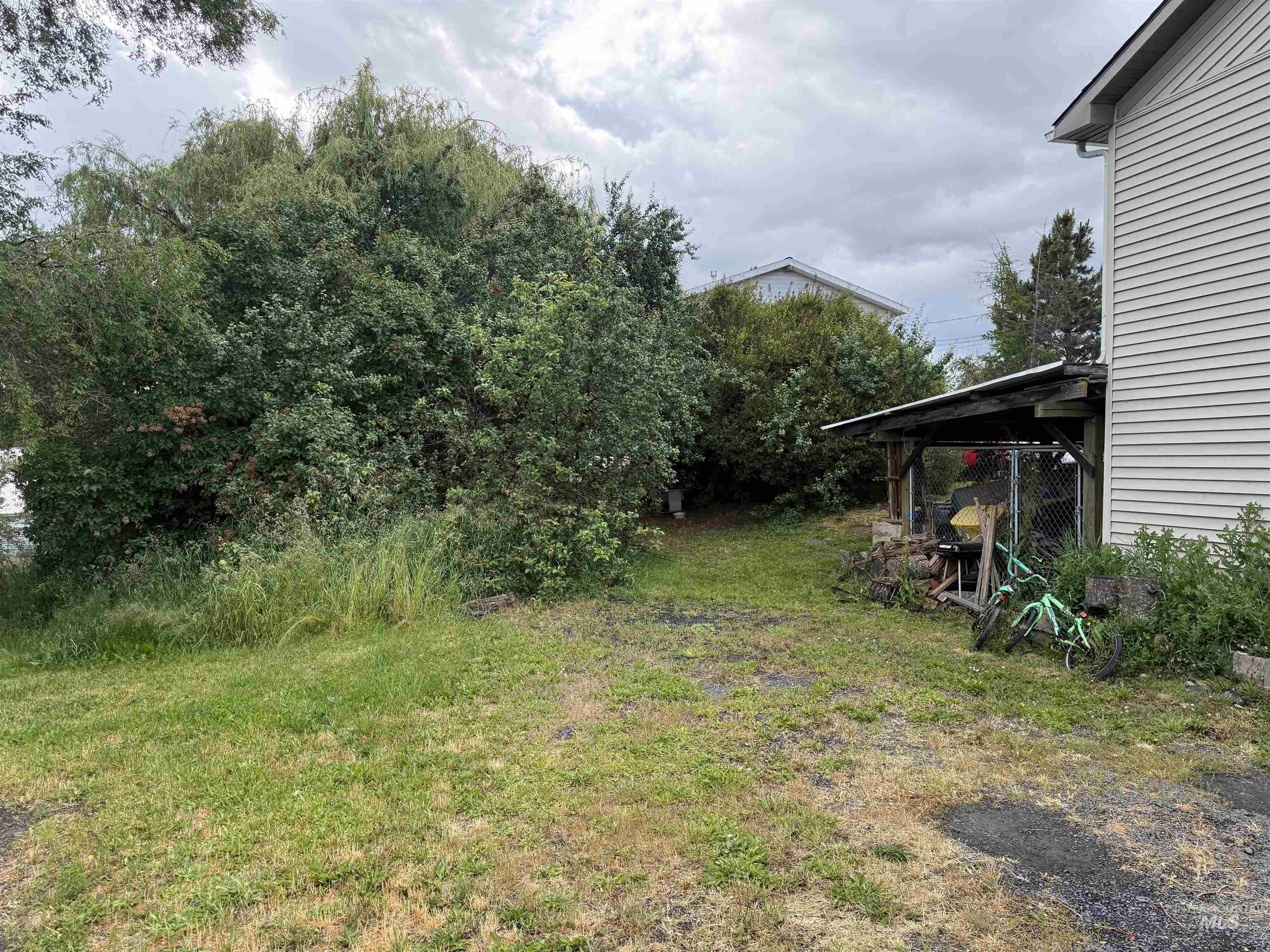 729 Brent Dr., Moscow, Idaho 83843, 2 Bedrooms, 1 Bathroom, Residential Income For Sale, Price $440,000,MLS 98989627