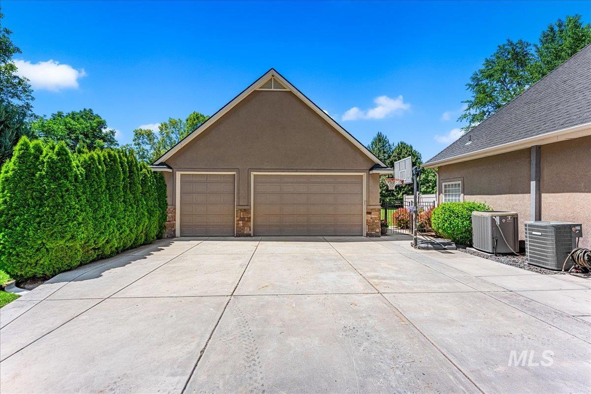 565 N White Sage Way, Eagle, Idaho 83616, 4 Bedrooms, 3.5 Bathrooms, Residential For Sale, Price $1,750,000,MLS 98989628