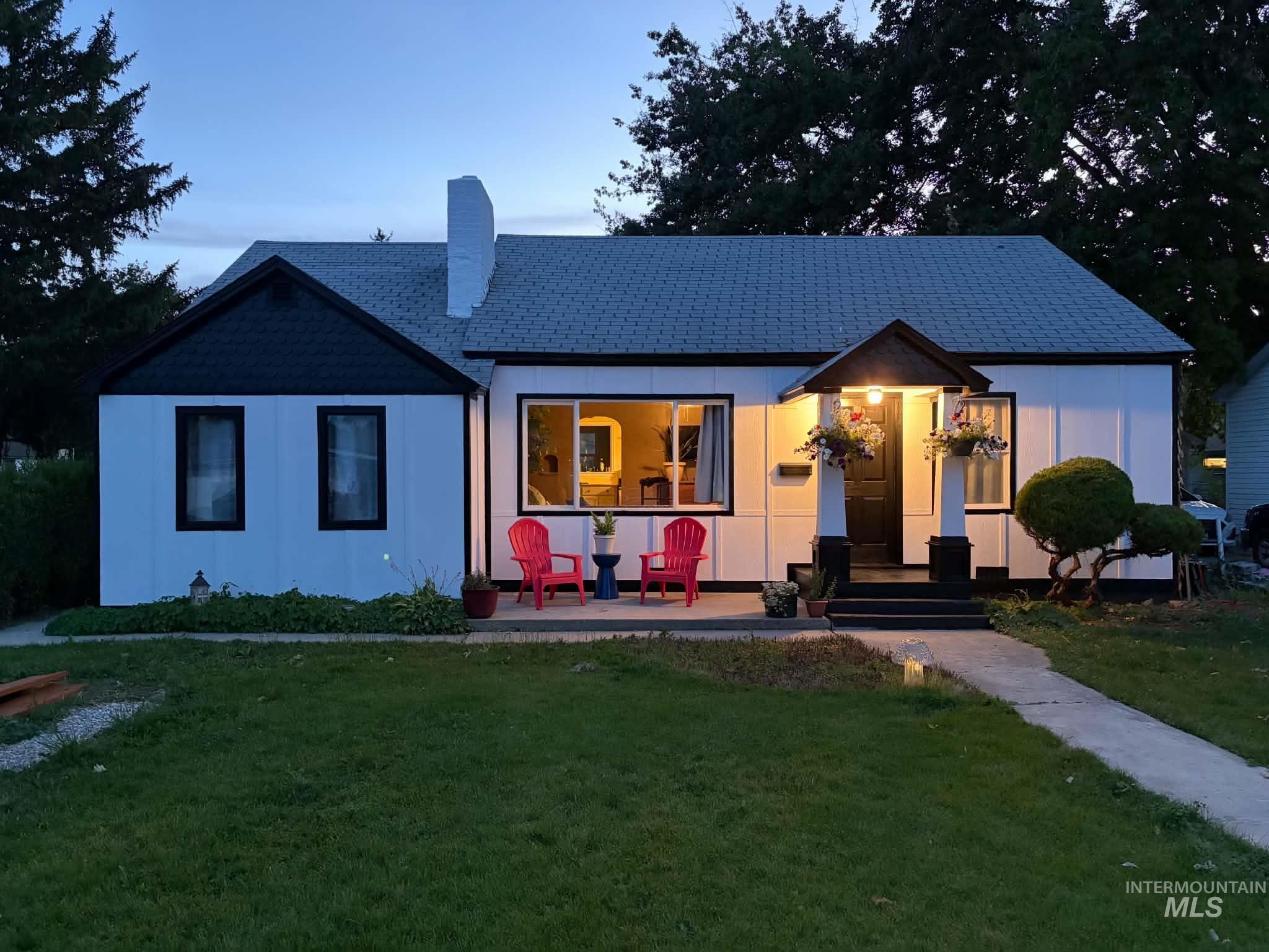 115 S Almond St, Nampa, Idaho 83651, 2 Bedrooms, 1 Bathroom, Residential For Sale, Price $340,000,MLS 98989629