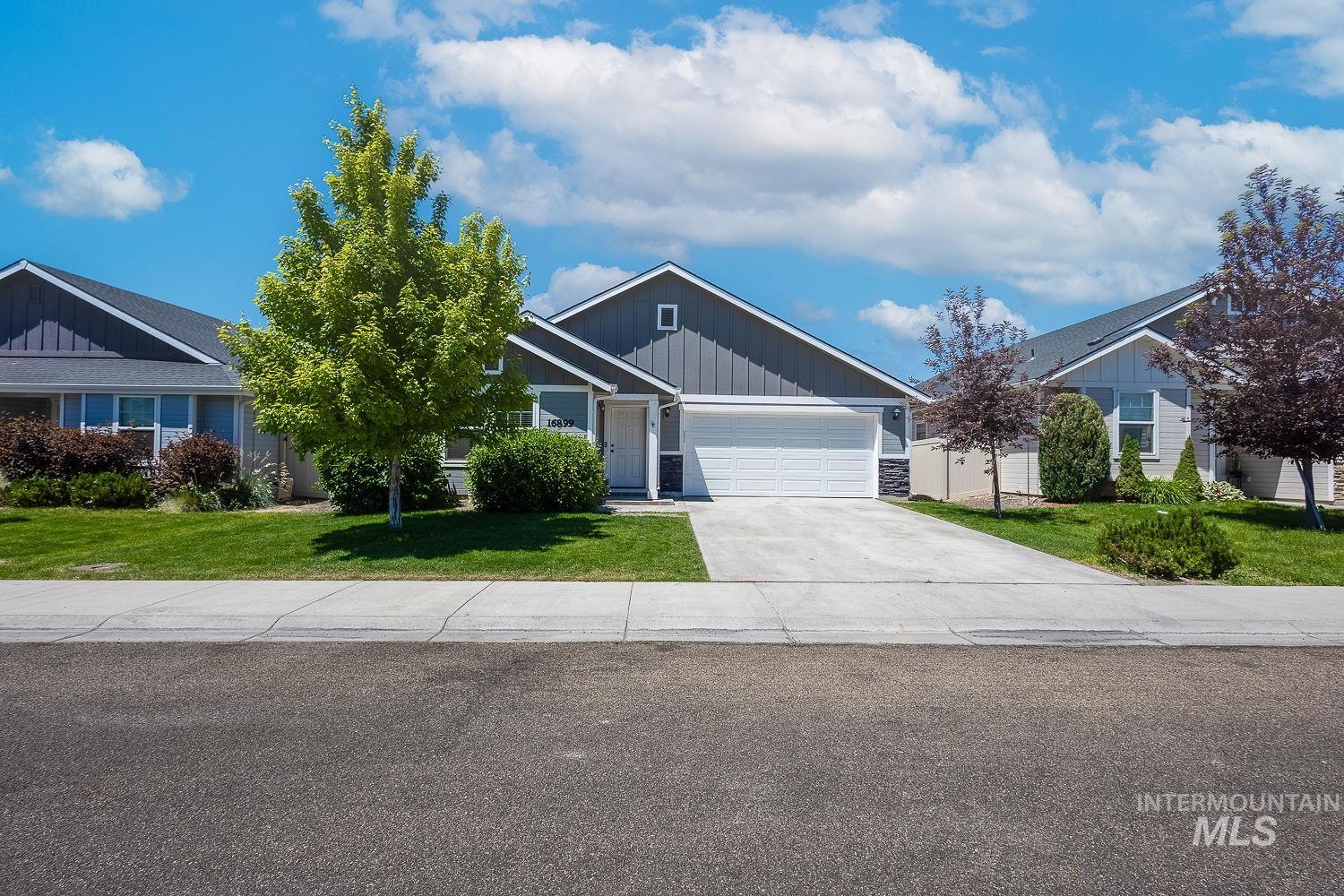 16899 N Cornwallis Way, Nampa, Idaho 83687, 3 Bedrooms, 2 Bathrooms, Residential For Sale, Price $415,000,MLS 98989630