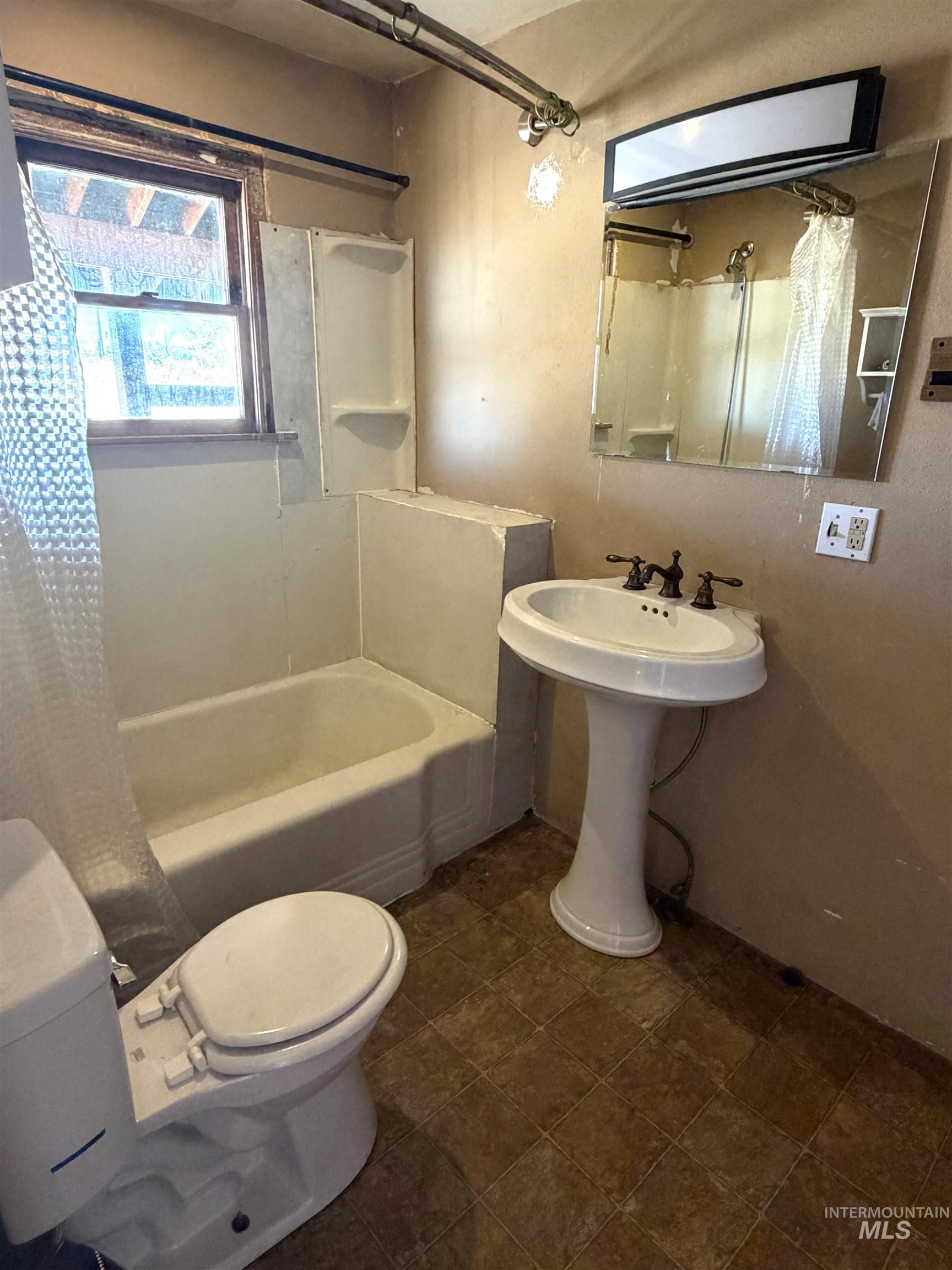 14031 HWY 55, McCall, Idaho 83638, 2 Bedrooms, 1 Bathroom, Residential For Sale, Price $595,000,MLS 98989631