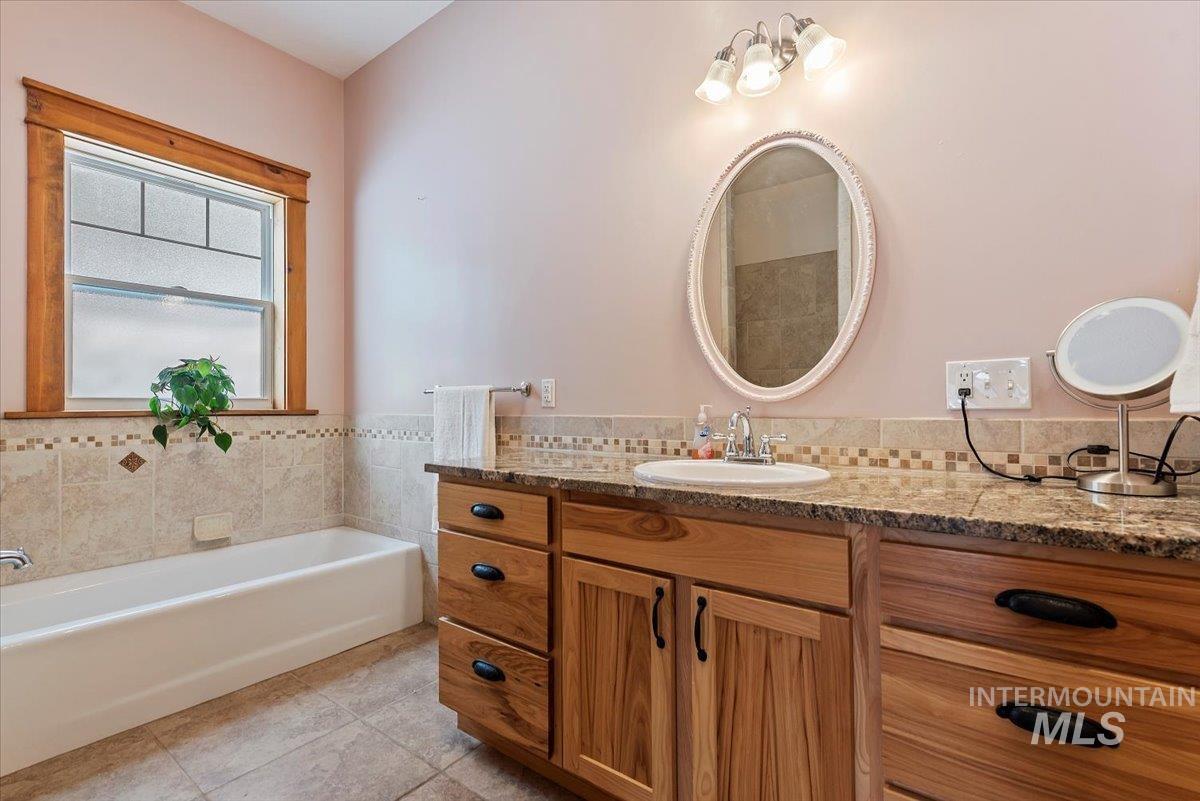 675 W Russell Dr, Prairie, Idaho 83647, 3 Bedrooms, 2 Bathrooms, Residential For Sale, Price $2,500,000,MLS 98989637