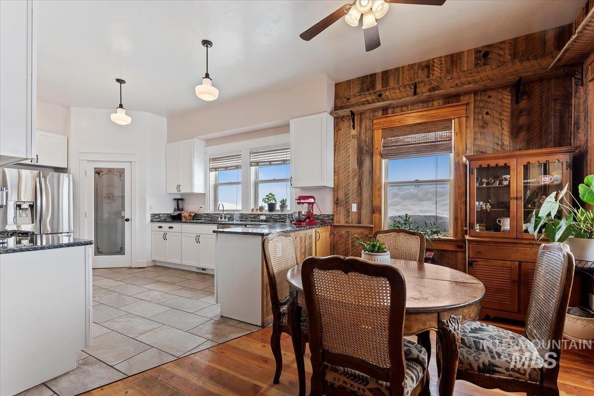 675 W Russell Dr, Prairie, Idaho 83647, 3 Bedrooms, 2 Bathrooms, Residential For Sale, Price $2,500,000,MLS 98989637