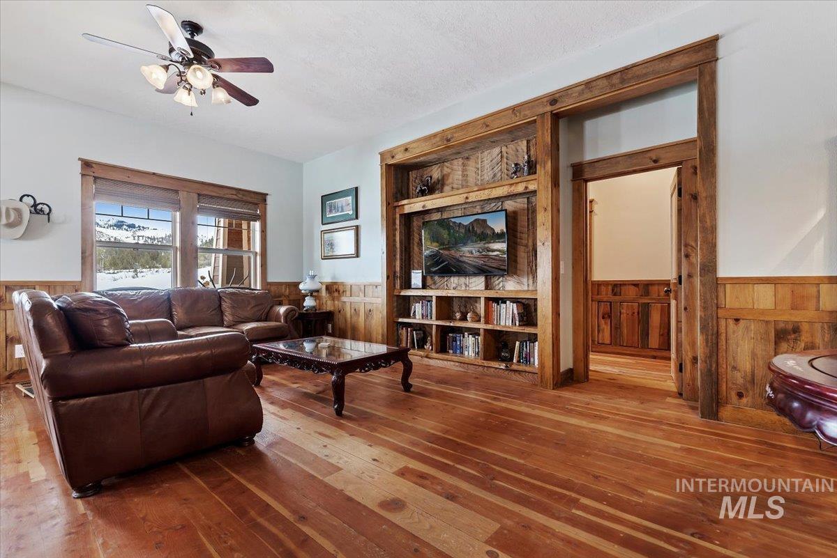 675 W Russell Dr, Prairie, Idaho 83647, 3 Bedrooms, 2 Bathrooms, Residential For Sale, Price $2,500,000,MLS 98989637