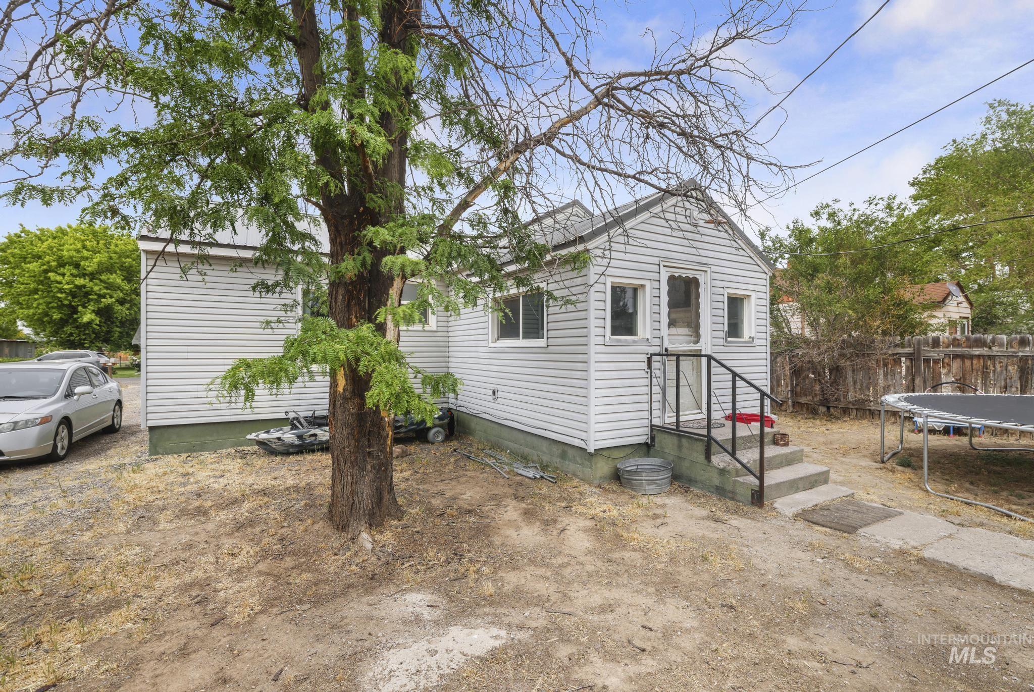 827 Aiken Ave, Buhl, Idaho 83316, 2 Bedrooms, 1 Bathroom, Residential For Sale, Price $250,000,MLS 98989638