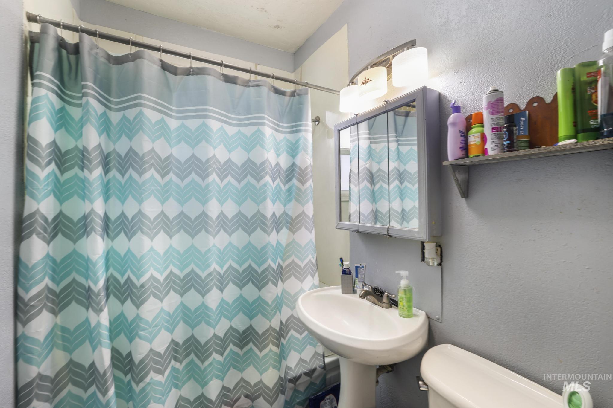 827 Aiken Ave, Buhl, Idaho 83316, 2 Bedrooms, 1 Bathroom, Residential For Sale, Price $250,000,MLS 98989638