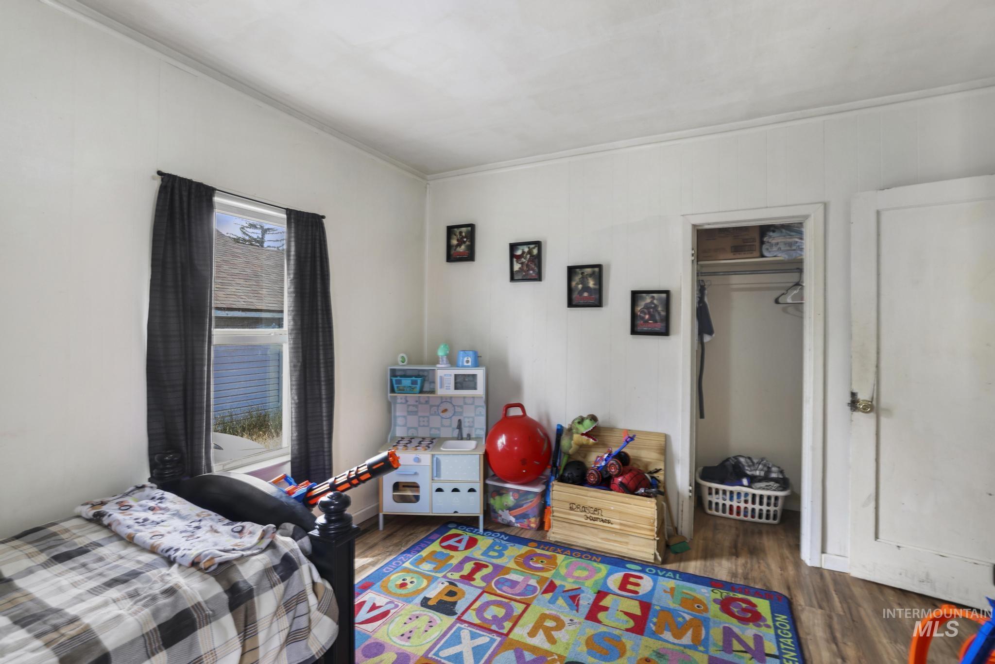 827 Aiken Ave, Buhl, Idaho 83316, 2 Bedrooms, 1 Bathroom, Residential For Sale, Price $250,000,MLS 98989638