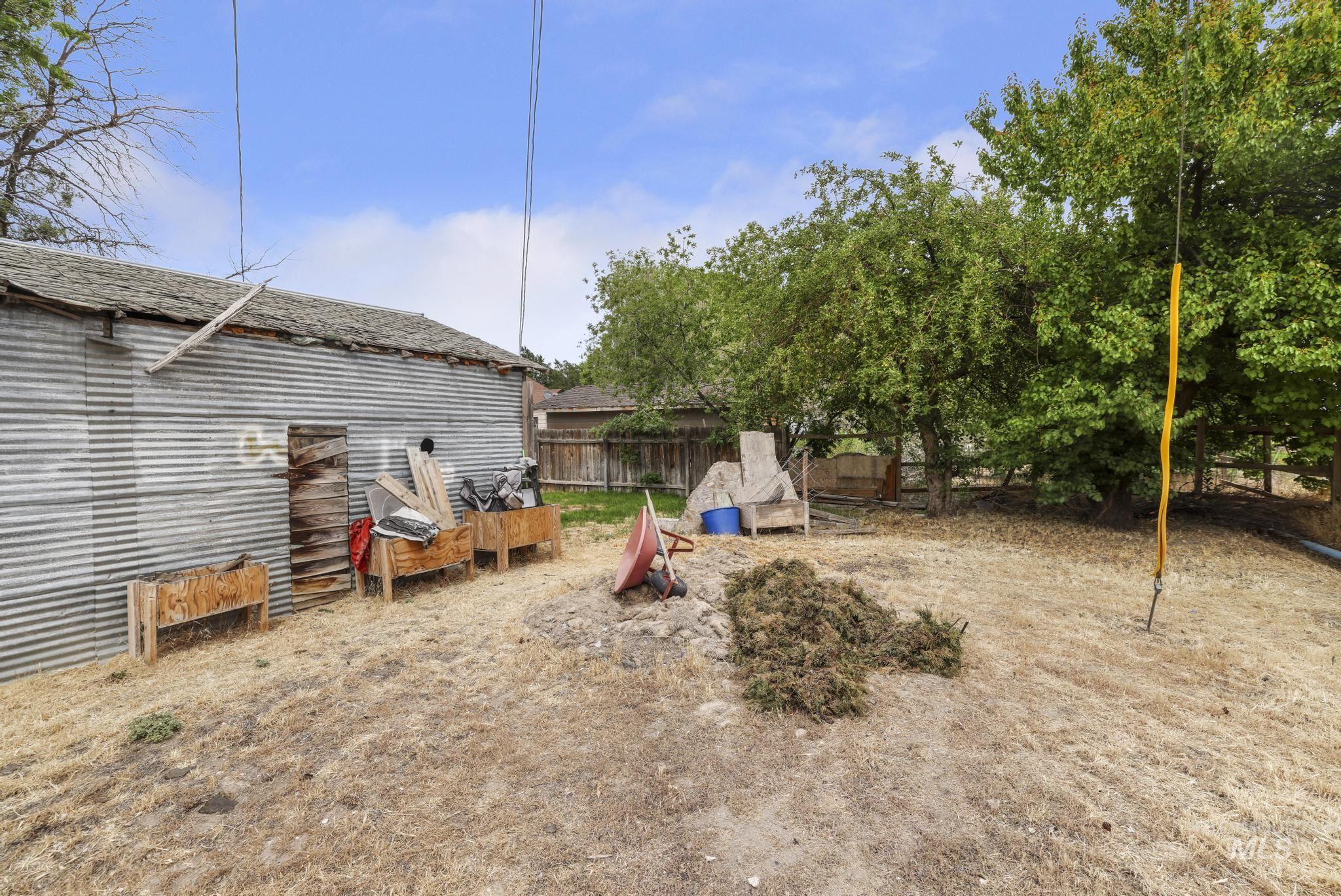 827 Aiken Ave, Buhl, Idaho 83316, 2 Bedrooms, 1 Bathroom, Residential For Sale, Price $250,000,MLS 98989638