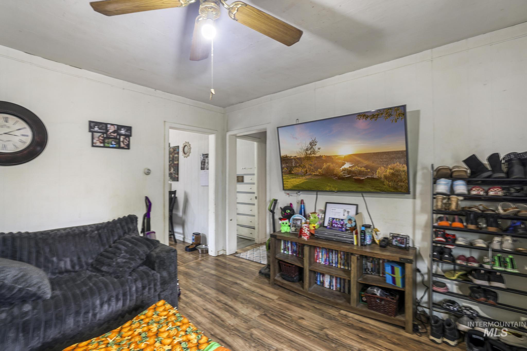 827 Aiken Ave, Buhl, Idaho 83316, 2 Bedrooms, 1 Bathroom, Residential For Sale, Price $250,000,MLS 98989638