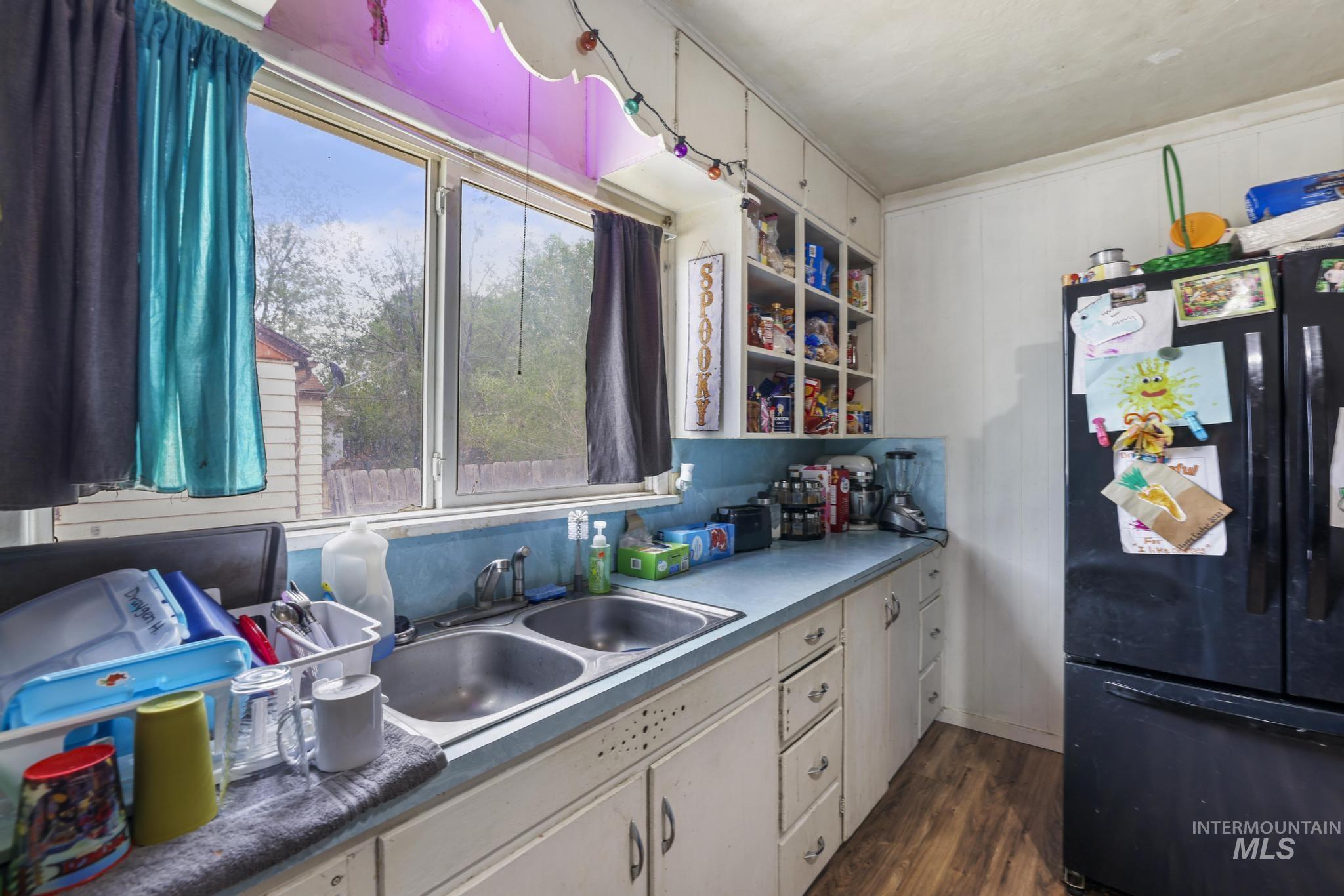 827 Aiken Ave, Buhl, Idaho 83316, 2 Bedrooms, 1 Bathroom, Residential For Sale, Price $250,000,MLS 98989638