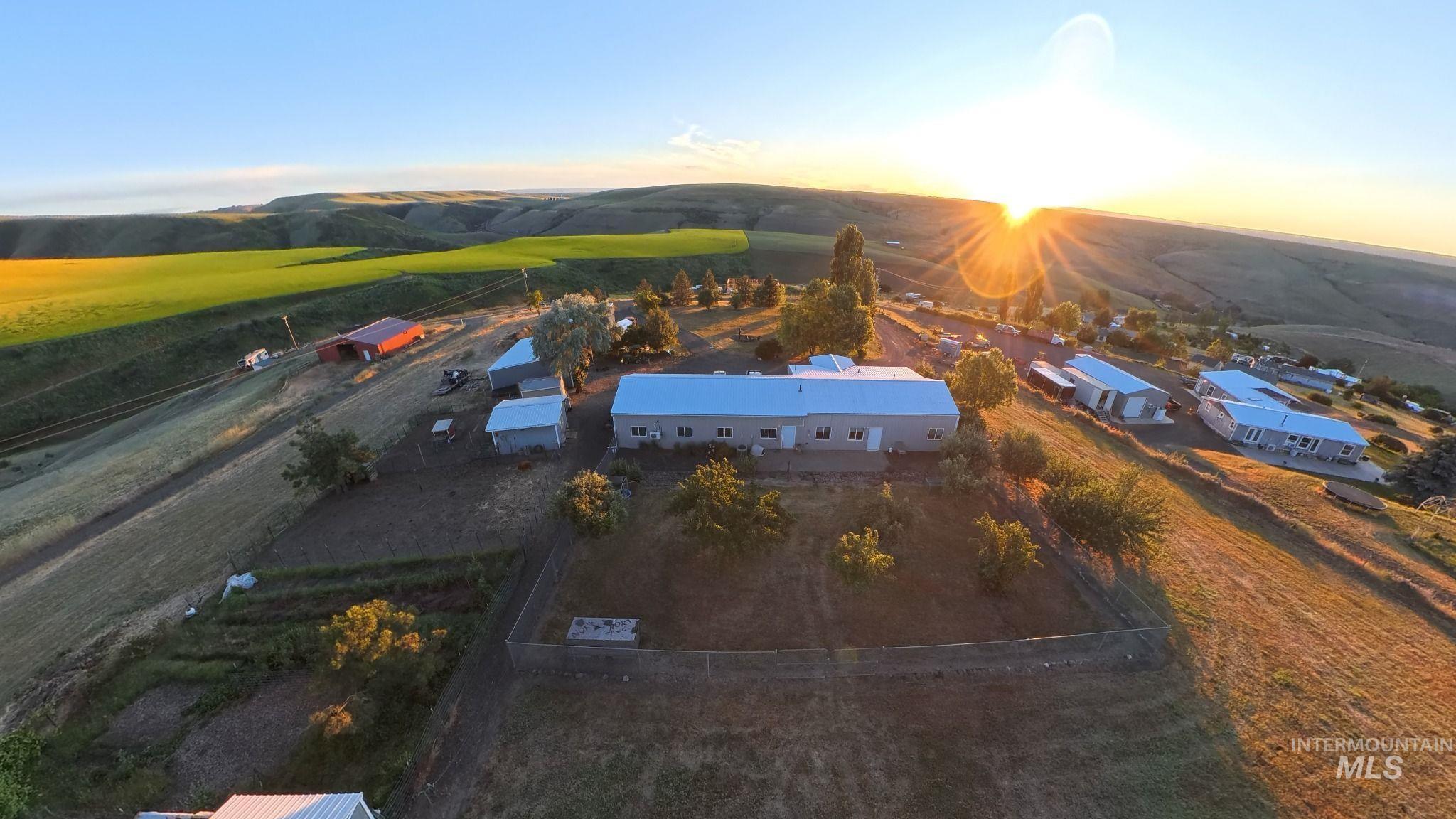 31761 Lonesome Hollow Ln, Lapwai, Idaho 83540, 4 Bedrooms, 2.5 Bathrooms, Residential For Sale, Price $637,250,MLS 98989640