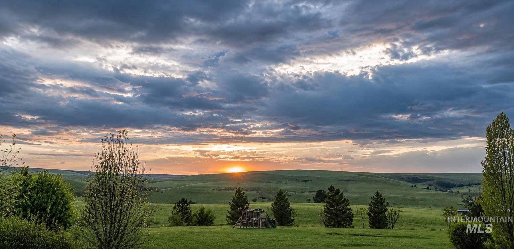 31761 Lonesome Hollow Ln, Lapwai, Idaho 83540, 4 Bedrooms, 2.5 Bathrooms, Residential For Sale, Price $627,750, 98989640