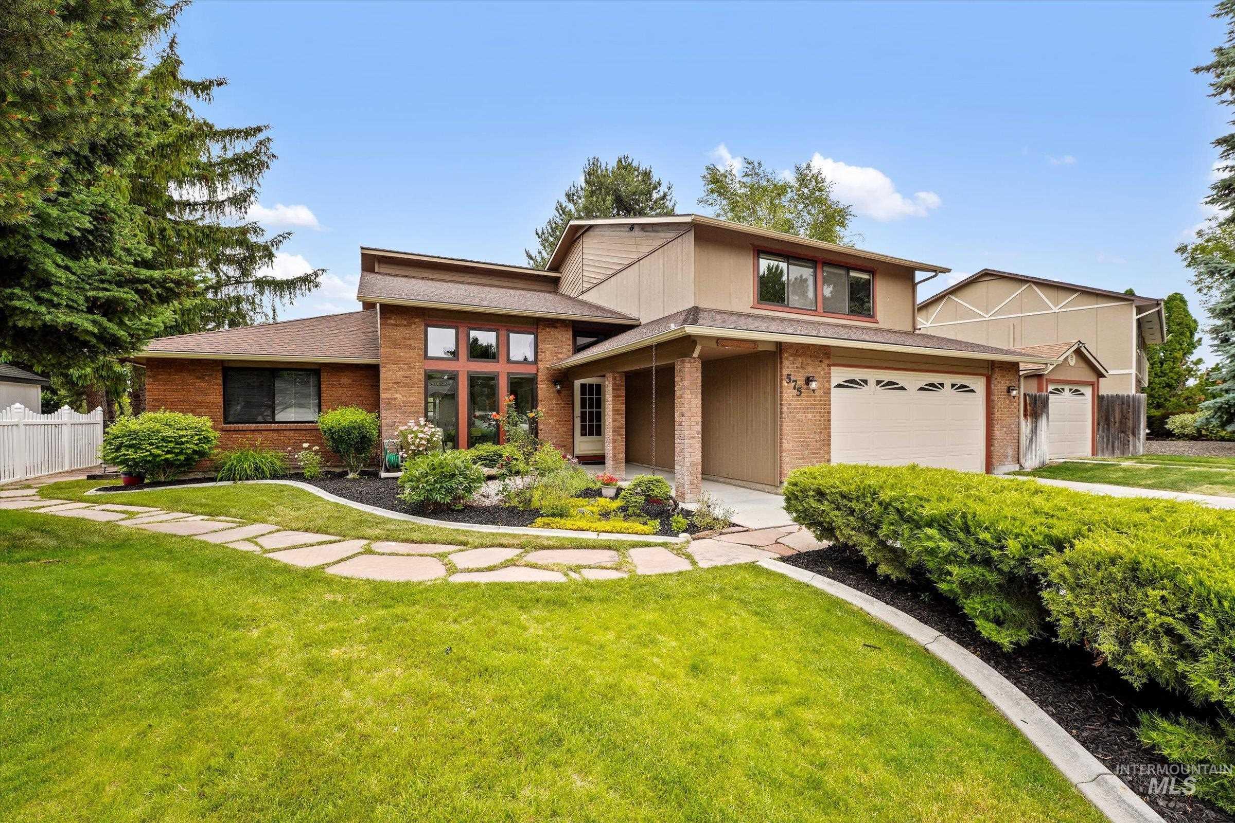 575 N Pebble Beach Way, Eagle, Idaho 83616, 5 Bedrooms, 3.5 Bathrooms, Residential For Sale, Price $787,000,MLS 98989643