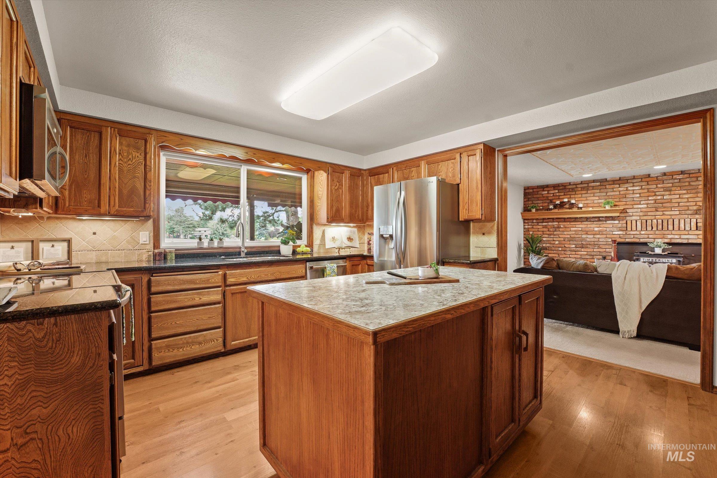 575 N Pebble Beach Way, Eagle, Idaho 83616, 5 Bedrooms, 3.5 Bathrooms, Residential For Sale, Price $814,000, 98989643