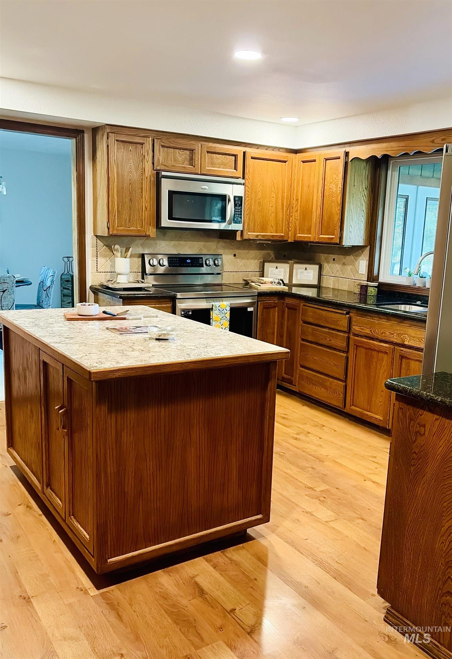 575 N Pebble Beach Way, Eagle, Idaho 83616, 5 Bedrooms, 3.5 Bathrooms, Residential For Sale, Price $762,000,MLS 98989643