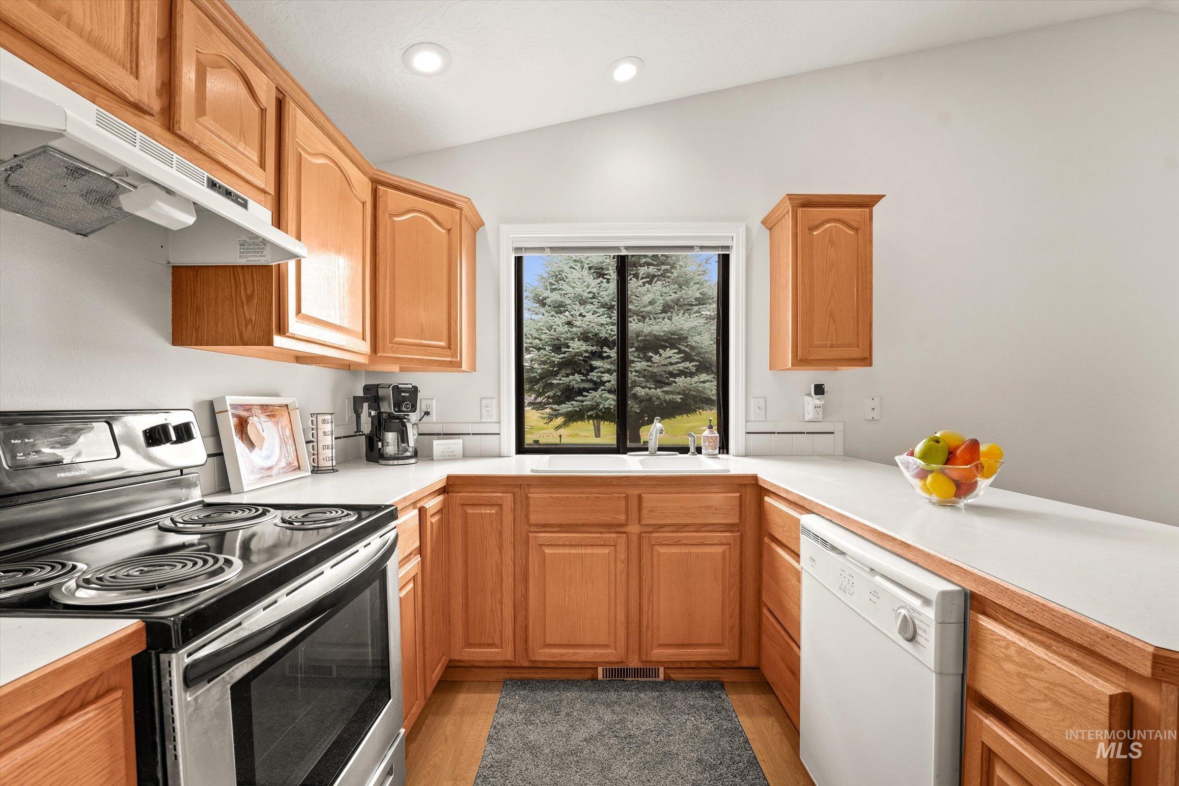 575 N Pebble Beach Way, Eagle, Idaho 83616, 5 Bedrooms, 3.5 Bathrooms, Residential For Sale, Price $762,000,MLS 98989643