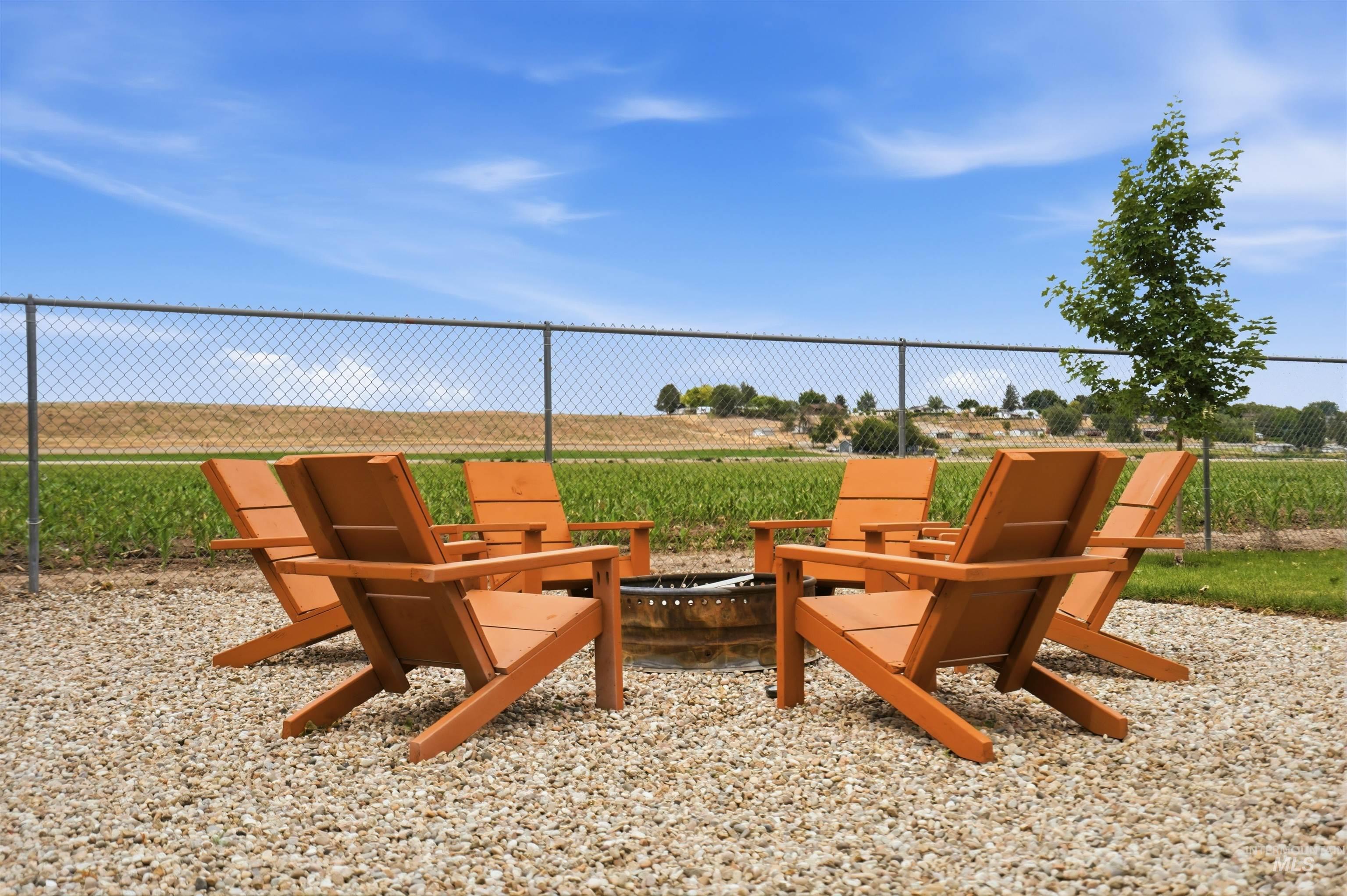 917 Prevail pl, Middleton, Idaho 83644, 3 Bedrooms, 3 Bathrooms, Residential For Sale, Price $425,000, 98989652