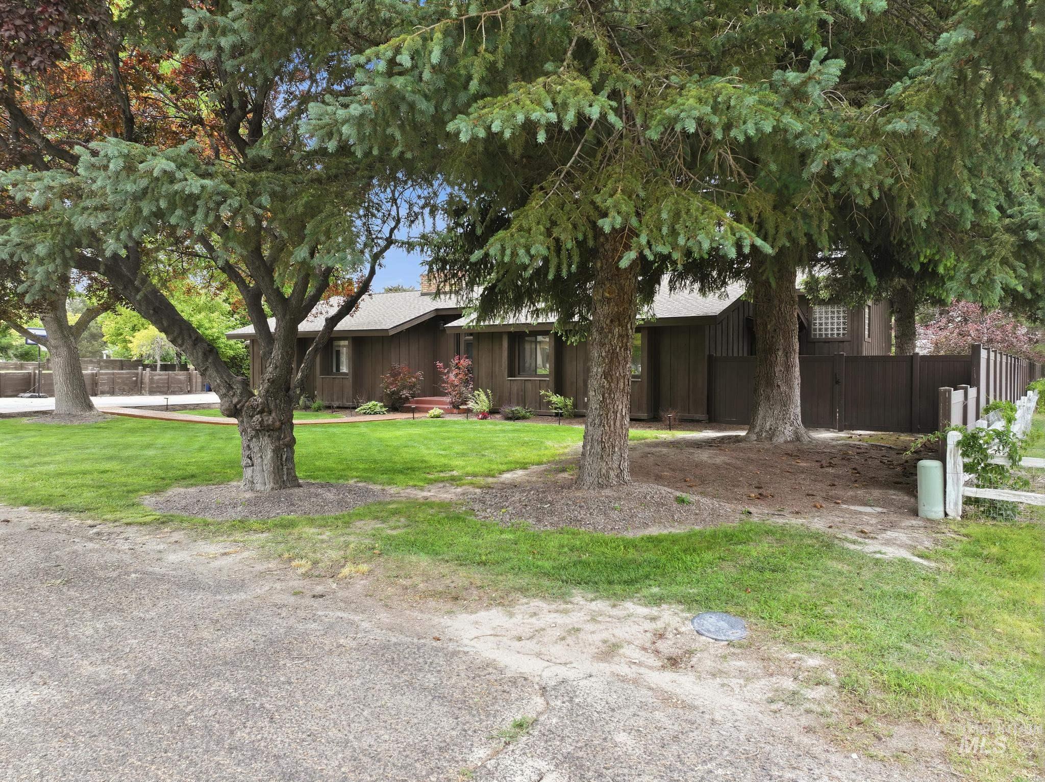 2831 9th Ave E., Twin Falls, Idaho 83301, 5 Bedrooms, 3 Bathrooms, Residential For Sale, Price $639,900, 98989653