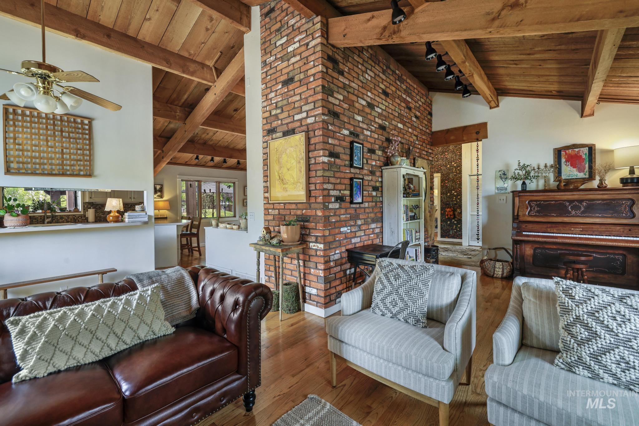 2831 9th Ave E., Twin Falls, Idaho 83301, 5 Bedrooms, 3 Bathrooms, Residential For Sale, Price $639,900, 98989653