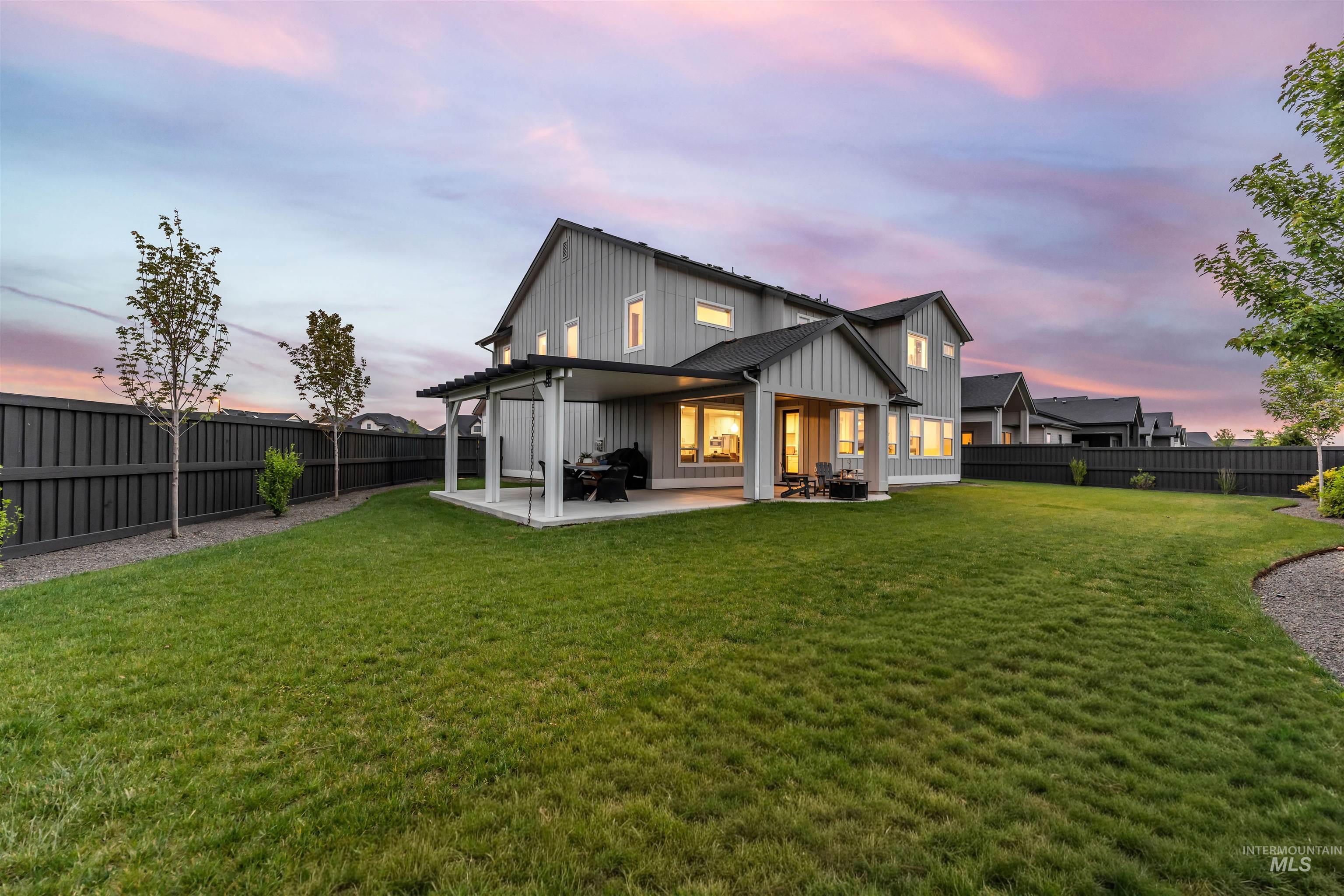 4210 W Thornapple Dr., Meridian, Idaho 83646, 5 Bedrooms, 3.5 Bathrooms, Residential For Sale, Price $1,099,000,MLS 98989655