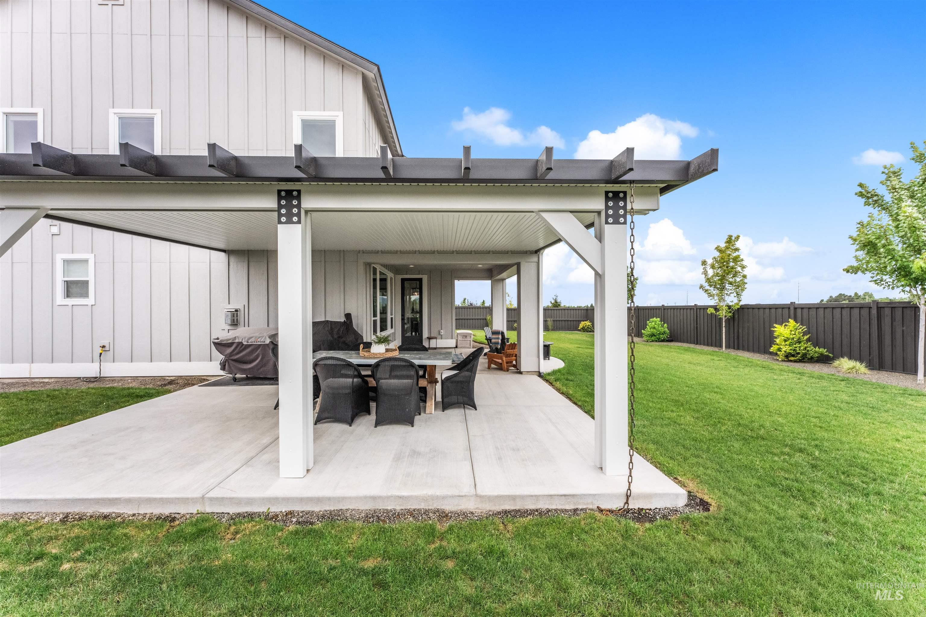 4210 W Thornapple Dr., Meridian, Idaho 83646, 5 Bedrooms, 3.5 Bathrooms, Residential For Sale, Price $1,099,000,MLS 98989655