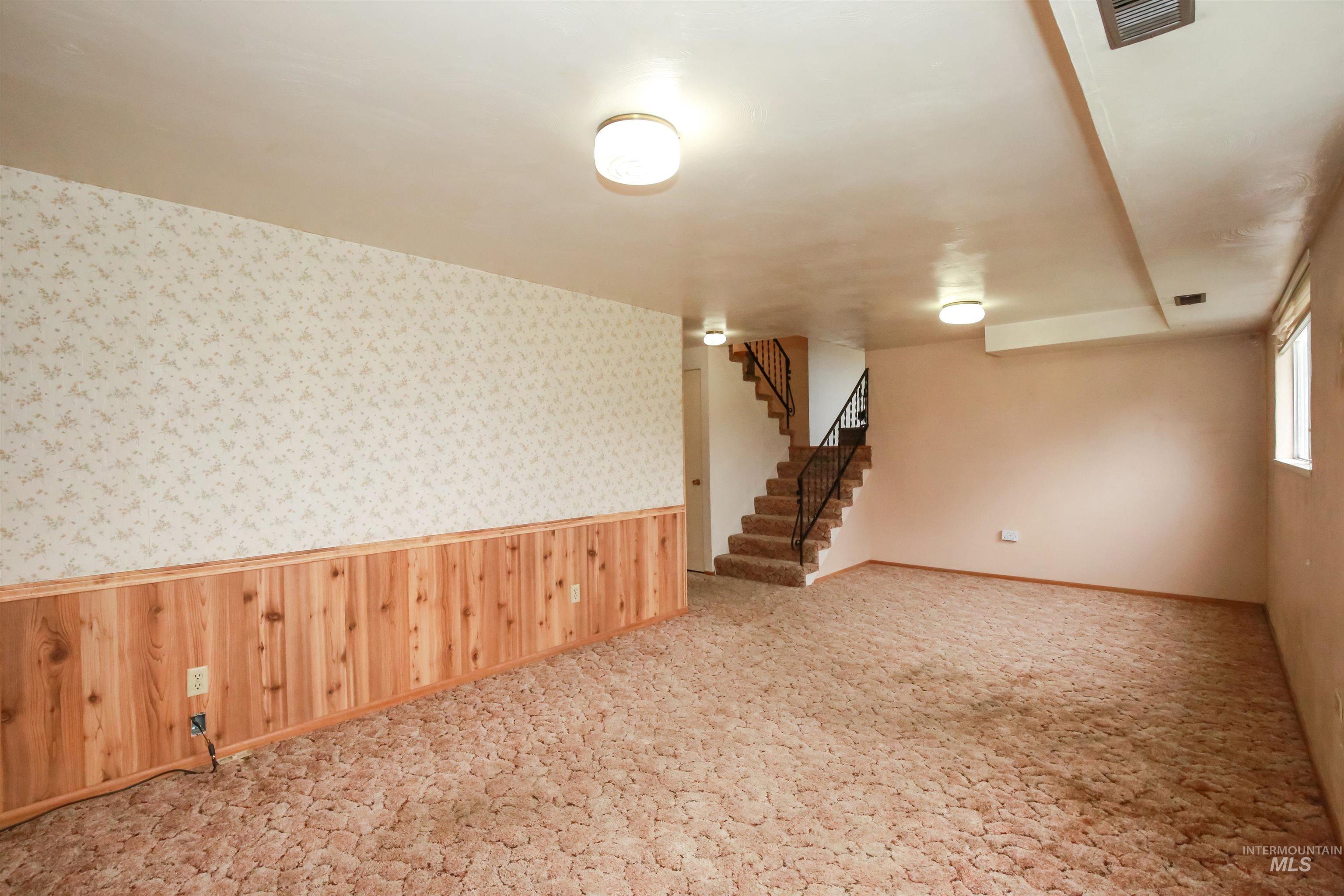 2411 Sunset Drive, Ontario, Oregon 97914, 4 Bedrooms, 2.5 Bathrooms, Residential For Sale, Price $450,000, 98989657