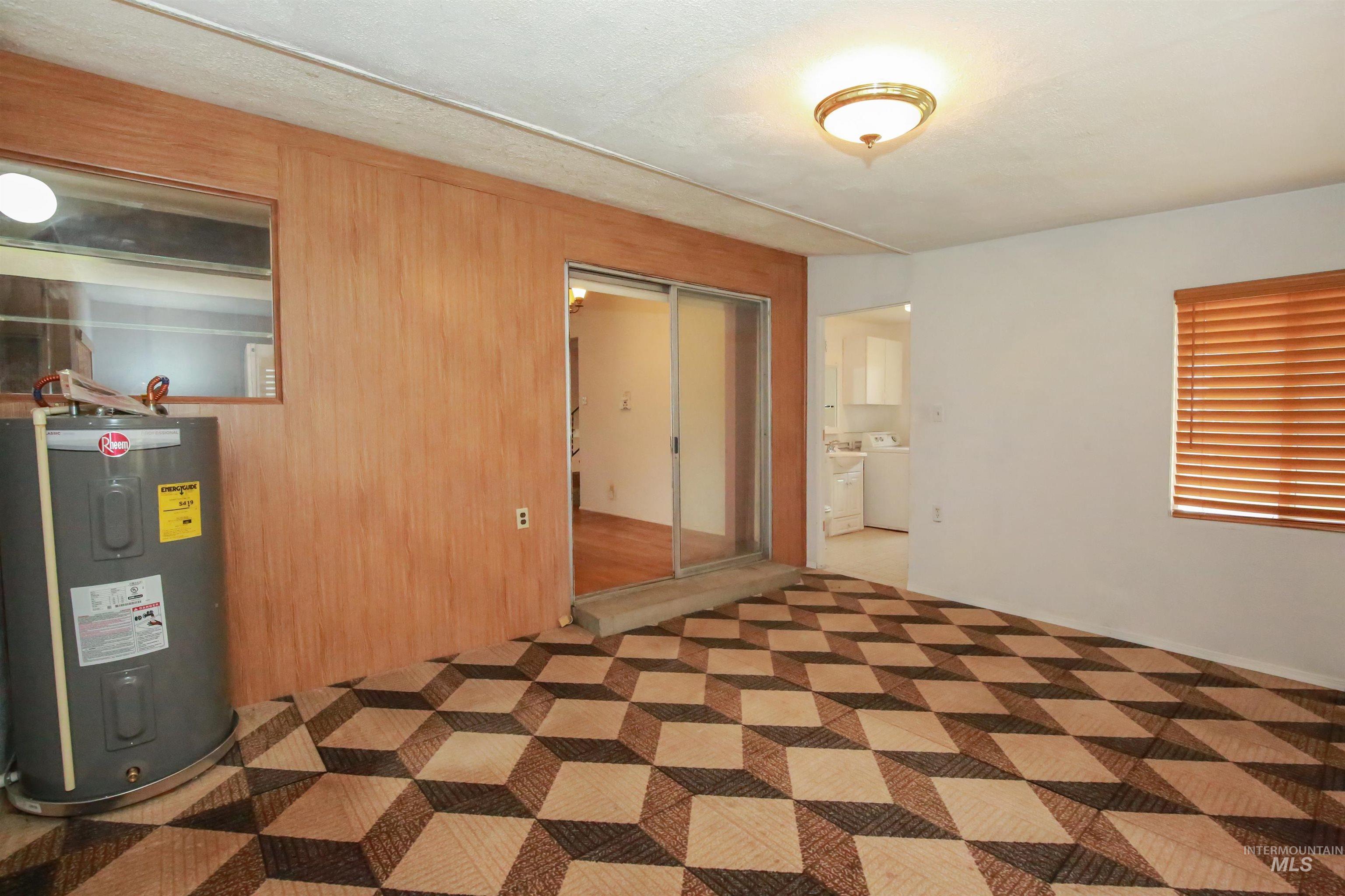 2411 Sunset Drive, Ontario, Oregon 97914, 4 Bedrooms, 2.5 Bathrooms, Residential For Sale, Price $450,000, 98989657