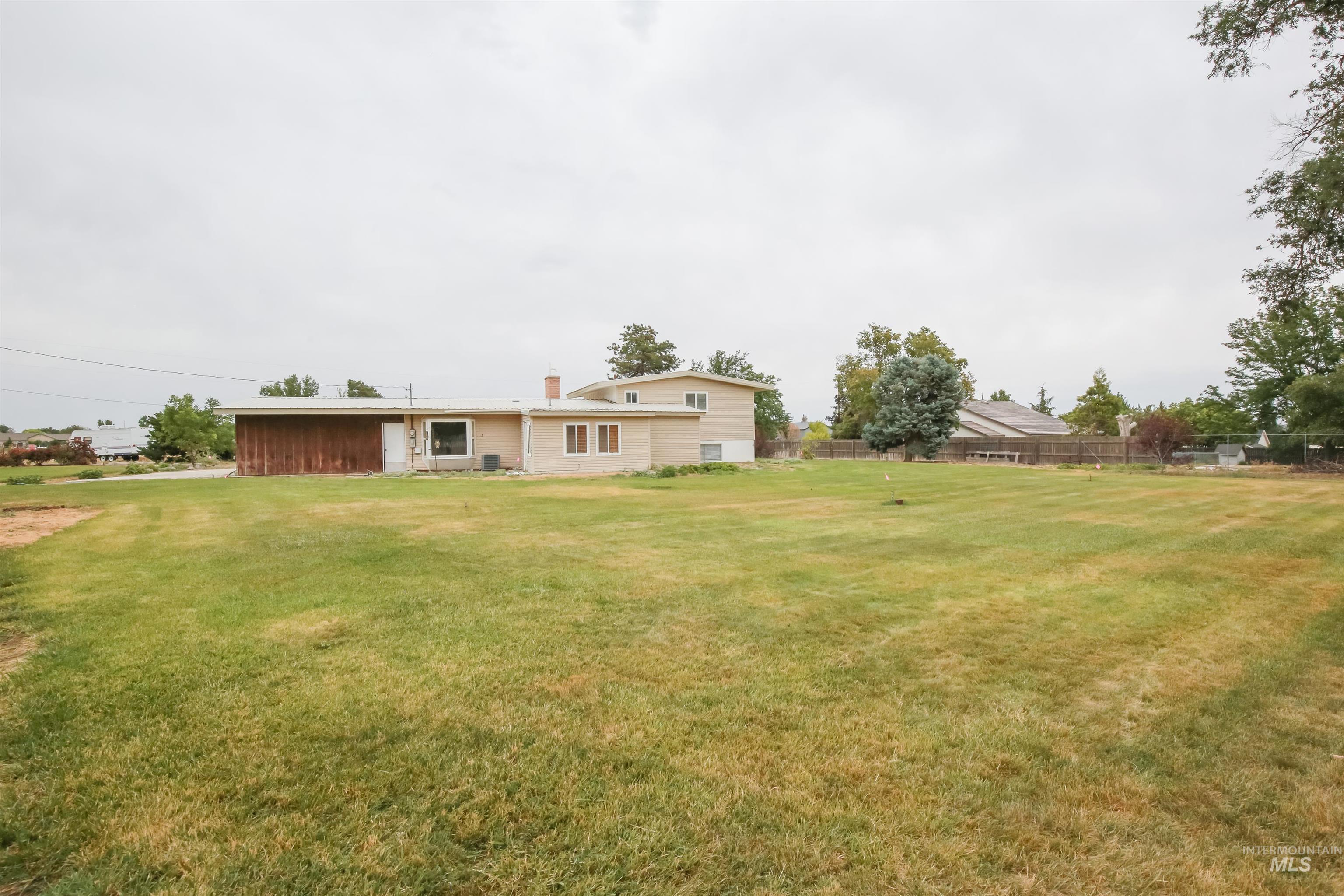 2411 Sunset Drive, Ontario, Oregon 97914, 4 Bedrooms, 2.5 Bathrooms, Residential For Sale, Price $450,000, 98989657