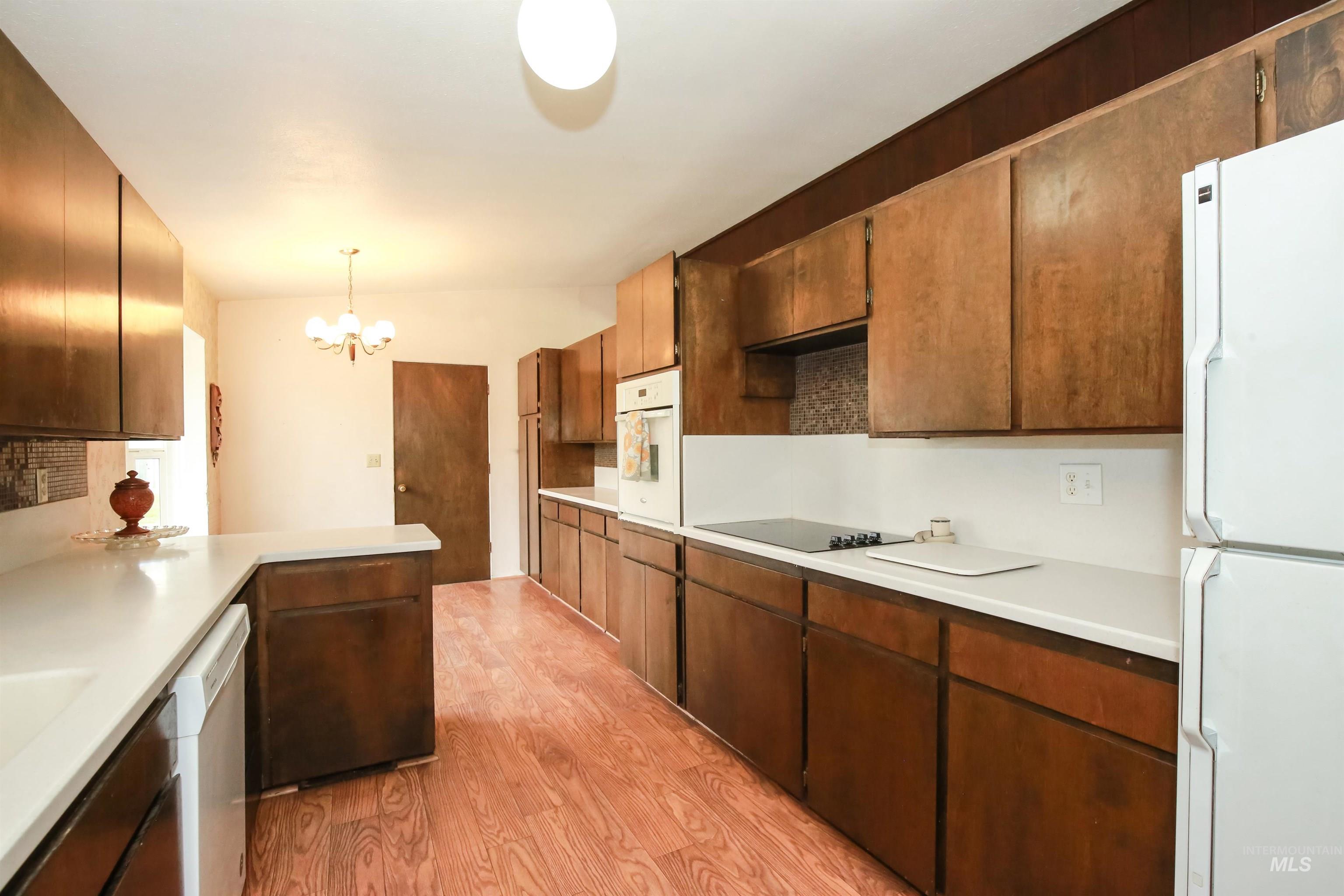 2411 Sunset Drive, Ontario, Oregon 97914, 4 Bedrooms, 2.5 Bathrooms, Residential For Sale, Price $450,000, 98989657