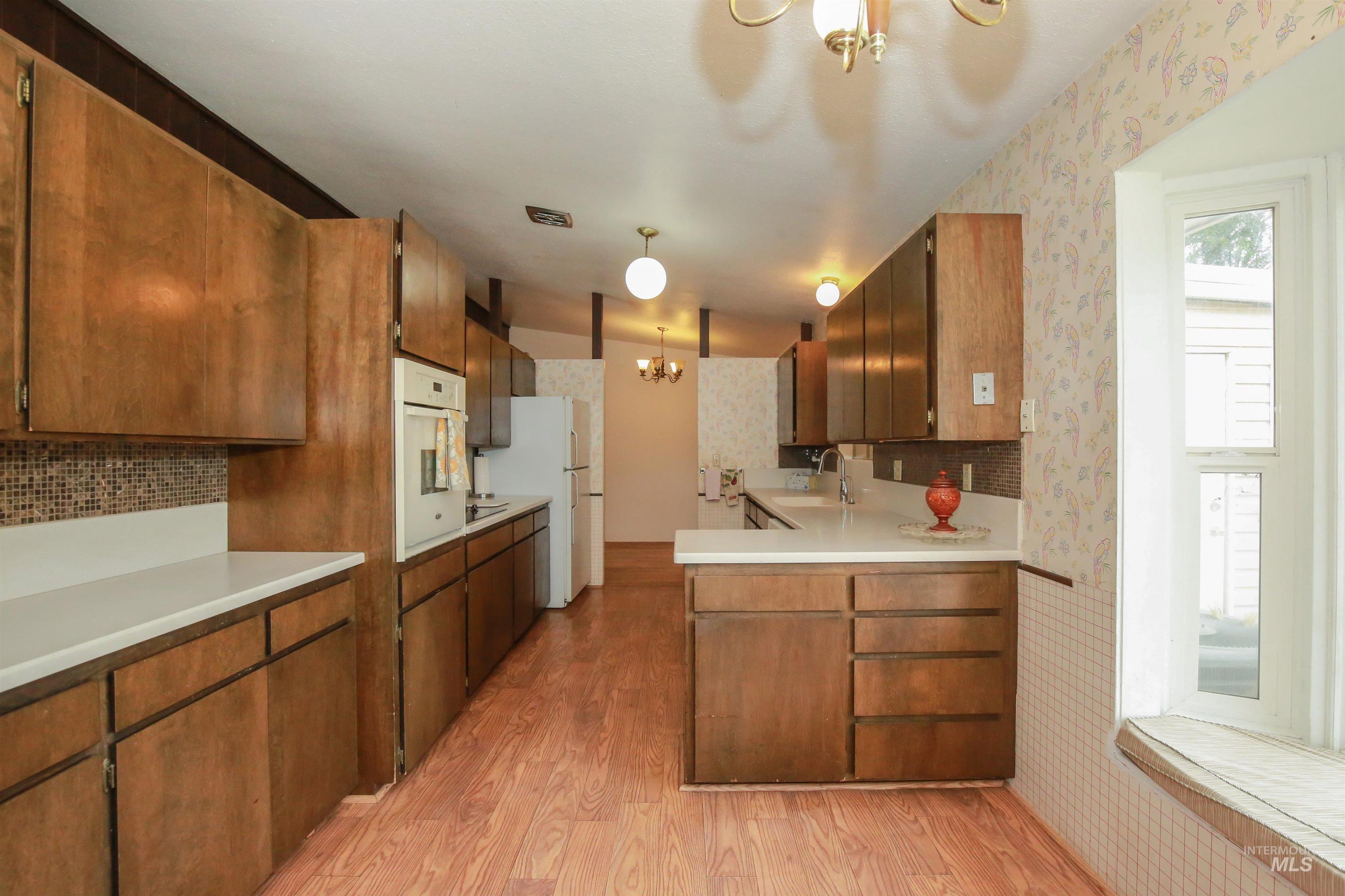2411 Sunset Drive, Ontario, Oregon 97914, 4 Bedrooms, 2.5 Bathrooms, Residential For Sale, Price $450,000, 98989657