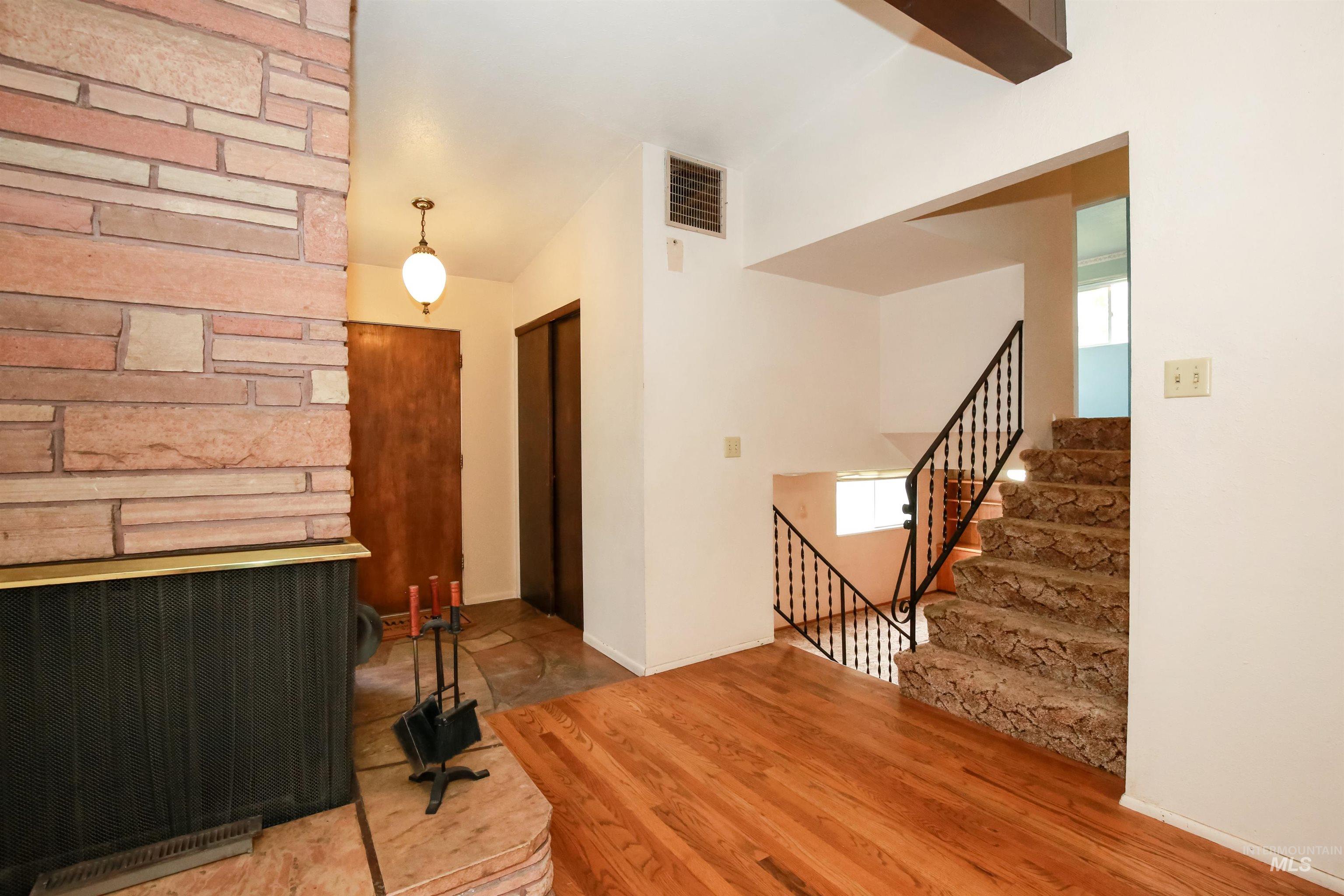 2411 Sunset Drive, Ontario, Oregon 97914, 4 Bedrooms, 2.5 Bathrooms, Residential For Sale, Price $450,000, 98989657