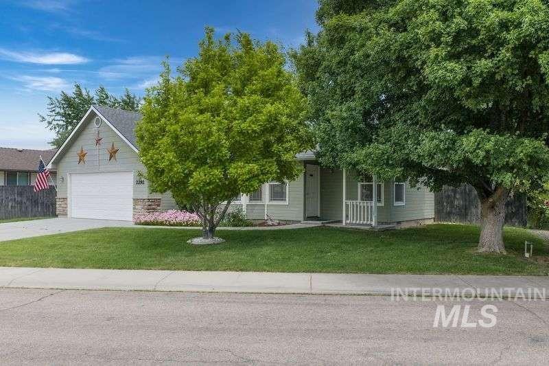 2292 N Siesta Way, Boise, Idaho 83704, 3 Bedrooms, 2 Bathrooms, Residential For Sale, Price $435,000, 98989658