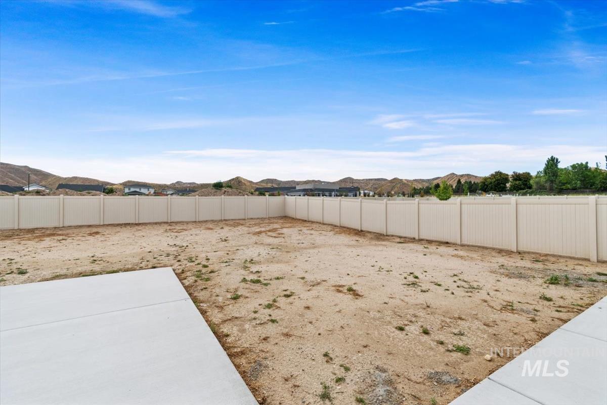 1840 Regency Way, Emmett, Idaho 83617, 3 Bedrooms, 2 Bathrooms, Residential For Sale, Price $399,000, 98989659