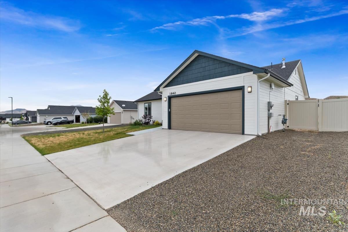 1840 Regency Way, Emmett, Idaho 83617, 3 Bedrooms, 2 Bathrooms, Residential For Sale, Price $399,000, 98989659