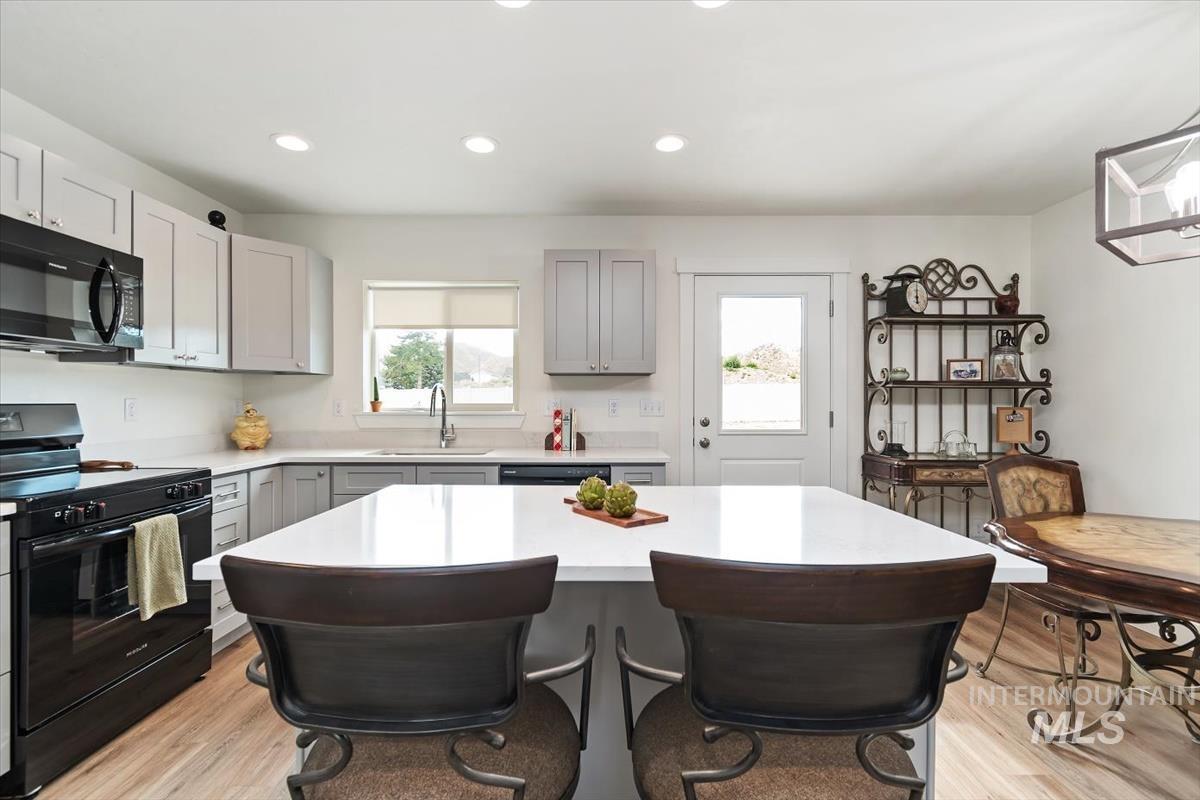 1840 Regency Way, Emmett, Idaho 83617, 3 Bedrooms, 2 Bathrooms, Residential For Sale, Price $399,000, 98989659