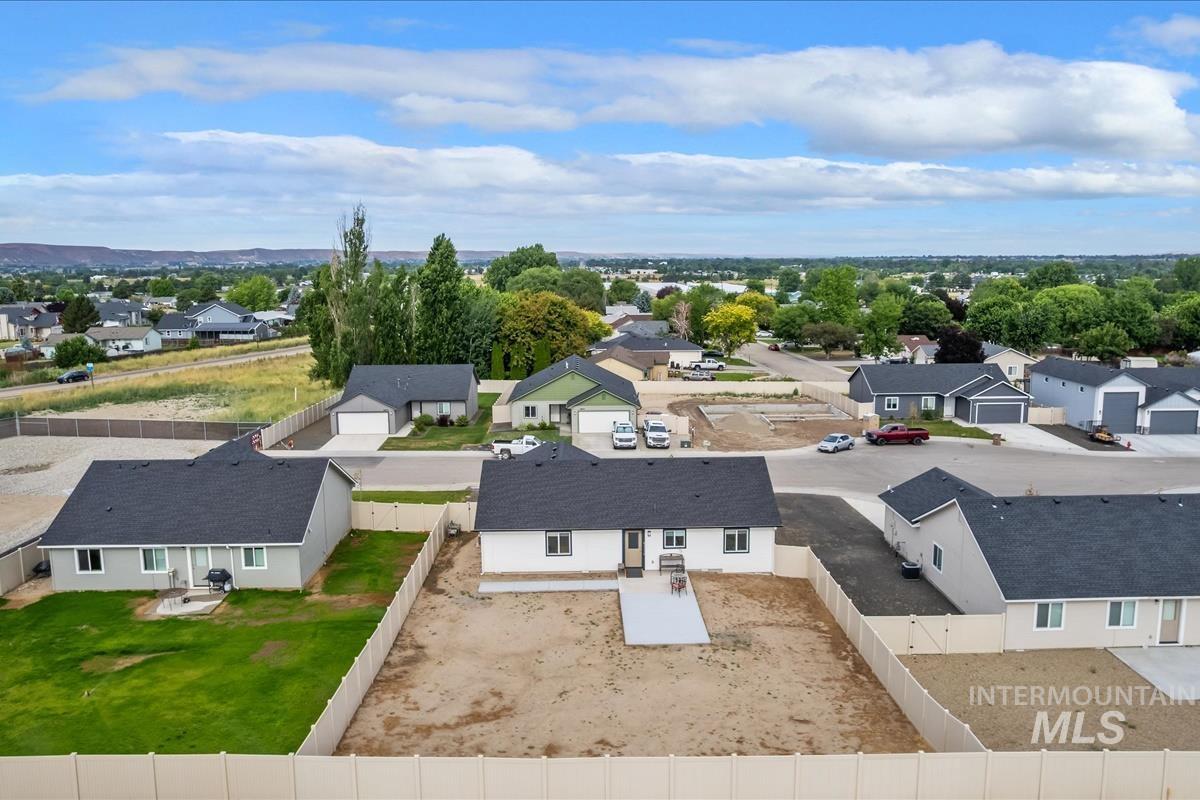 1840 Regency Way, Emmett, Idaho 83617, 3 Bedrooms, 2 Bathrooms, Residential For Sale, Price $399,000, 98989659