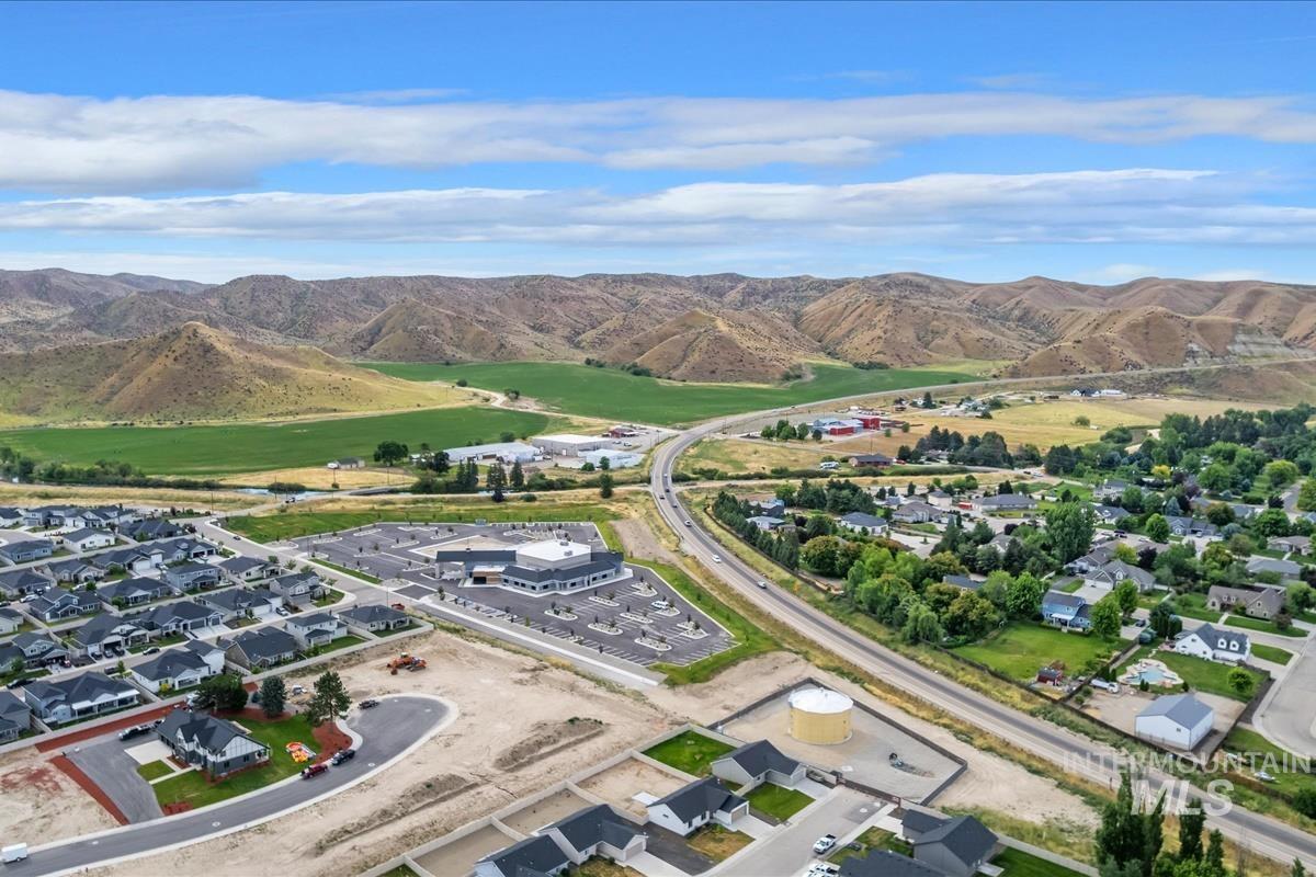 1840 Regency Way, Emmett, Idaho 83617, 3 Bedrooms, 2 Bathrooms, Residential For Sale, Price $399,000, 98989659