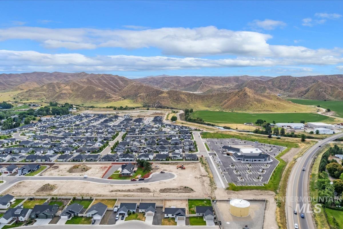 1840 Regency Way, Emmett, Idaho 83617, 3 Bedrooms, 2 Bathrooms, Residential For Sale, Price $399,000, 98989659