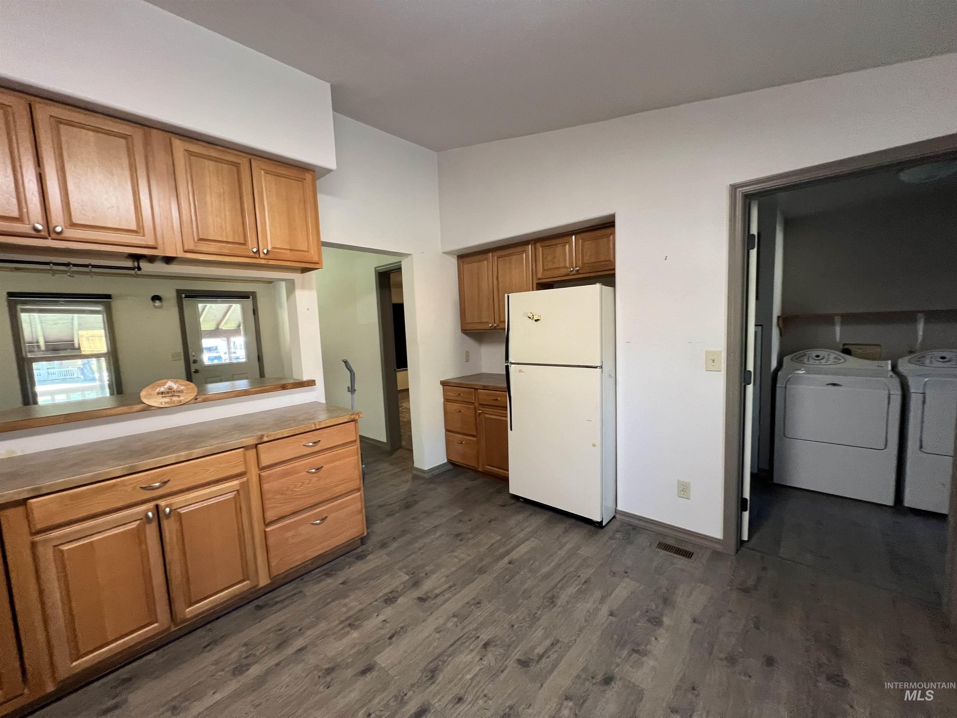 305 1/2 Clarendon, Council, Idaho 83612, 2 Bedrooms, 2 Bathrooms, Residential For Sale, Price $365,000, 98989660