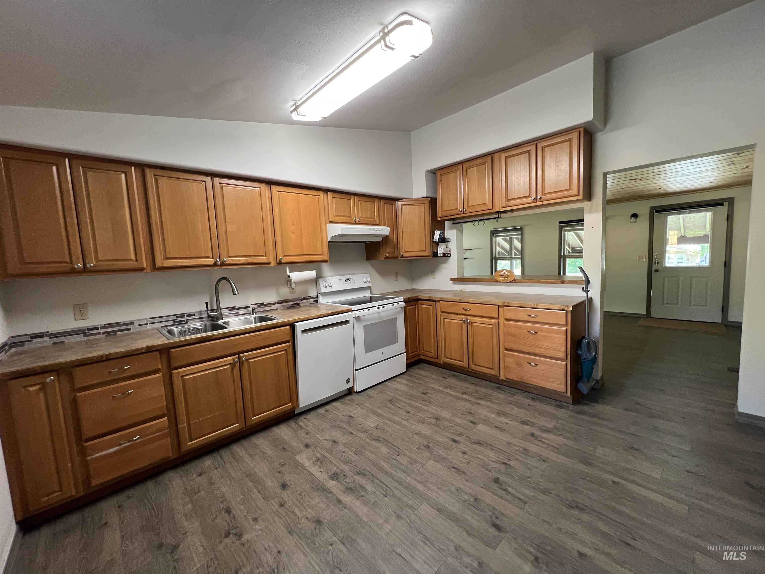 305 1/2 Clarendon, Council, Idaho 83612, 2 Bedrooms, 2 Bathrooms, Residential For Sale, Price $365,000, 98989660