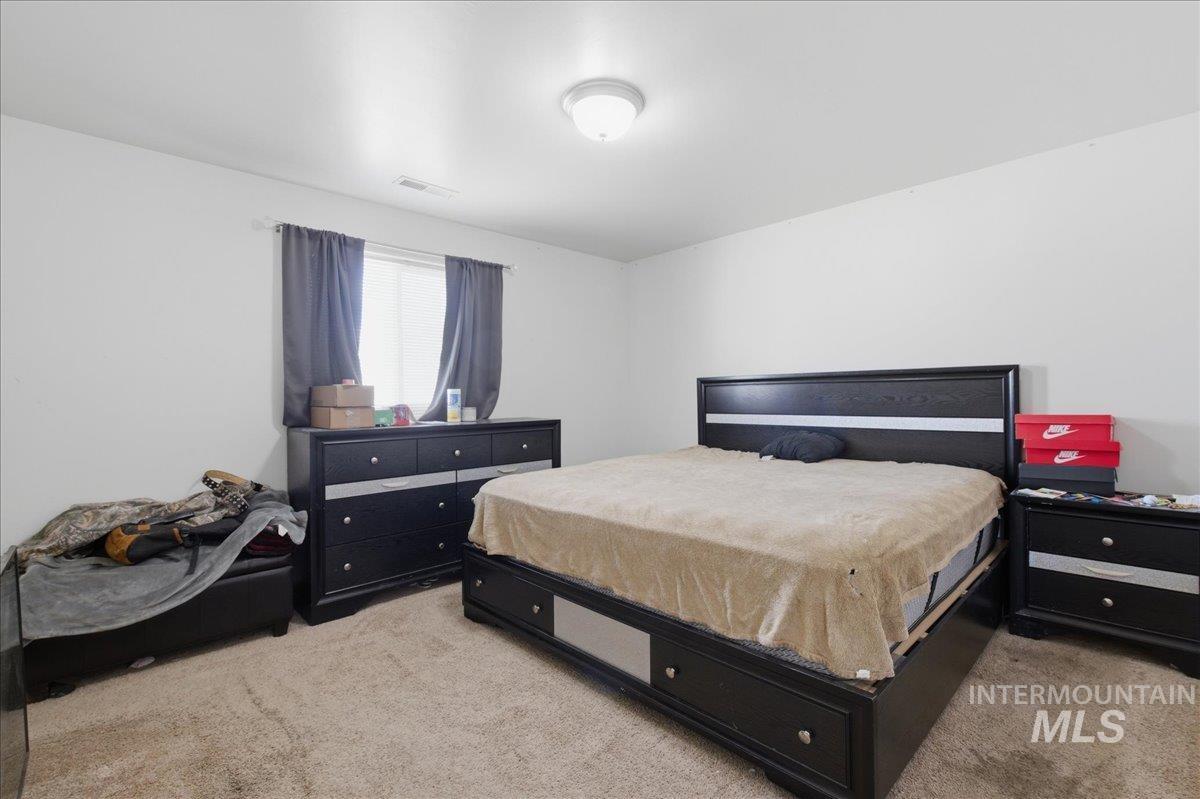 2205 E Elm Grove Dr., Nampa, Idaho 83686, 3 Bedrooms, 2 Bathrooms, Residential For Sale, Price $349,999,MLS 98989661