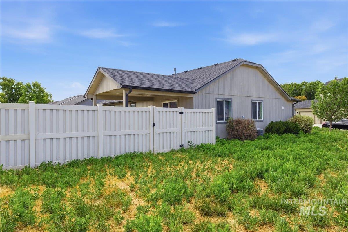 2205 E Elm Grove Dr., Nampa, Idaho 83686, 3 Bedrooms, 2 Bathrooms, Residential For Sale, Price $349,999,MLS 98989661