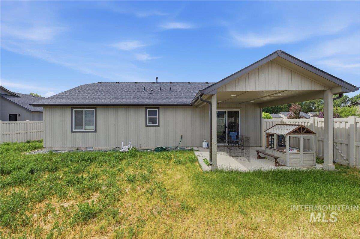 2205 E Elm Grove Dr., Nampa, Idaho 83686, 3 Bedrooms, 2 Bathrooms, Residential For Sale, Price $349,999,MLS 98989661